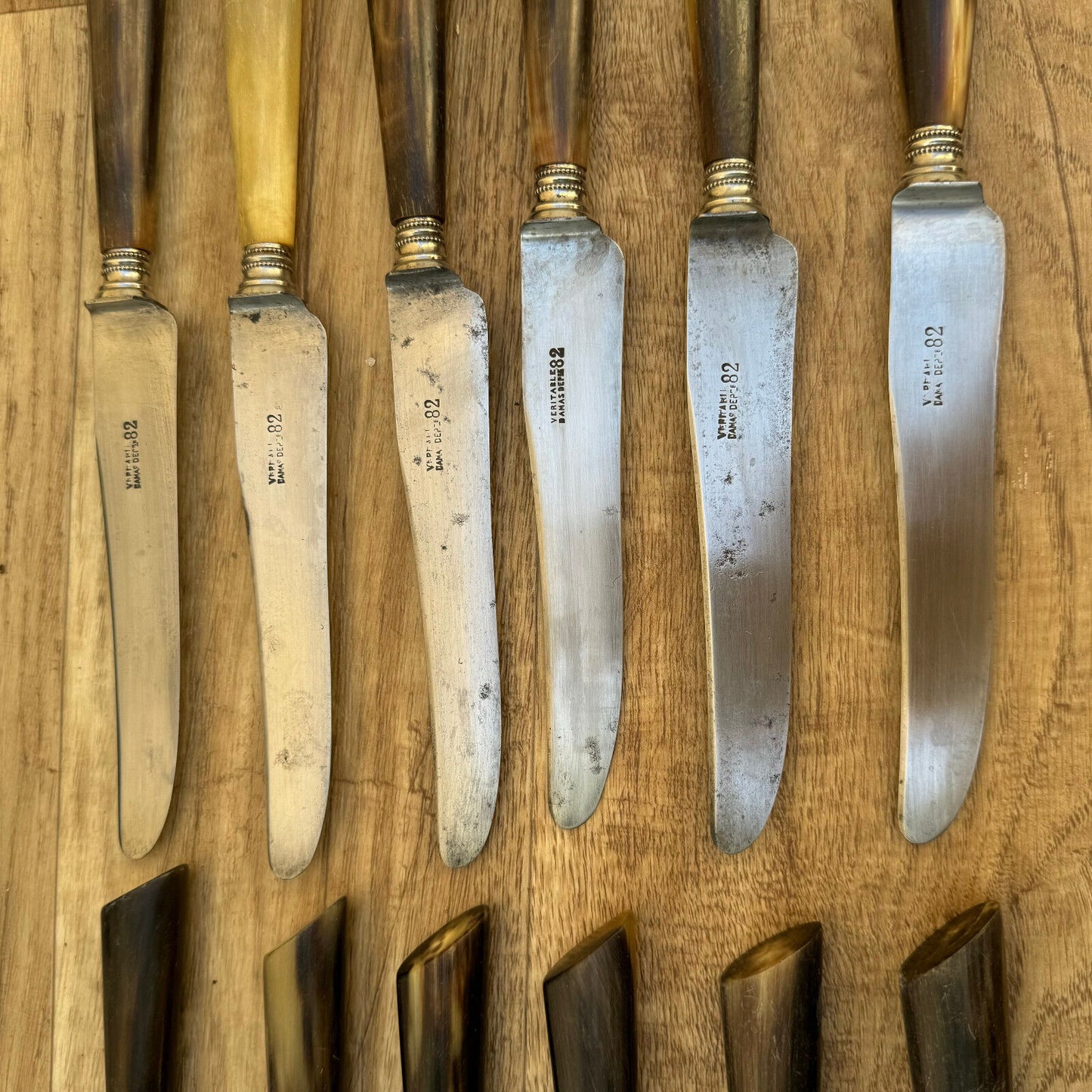 Antique French Dinner Knives Faux Horn Handles Silver Collar 12pcs 03092411 Unbranded