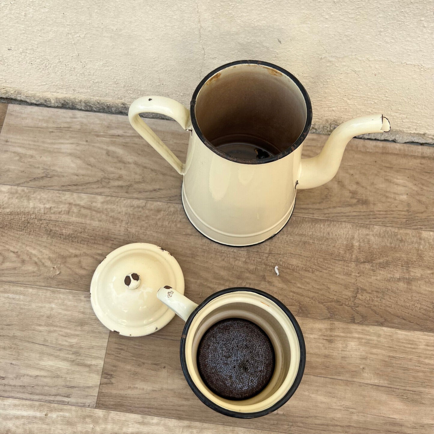 Vintage French Enamelware enameled beige Enamel Coffee Pot 26052214 Fleamarketfrance