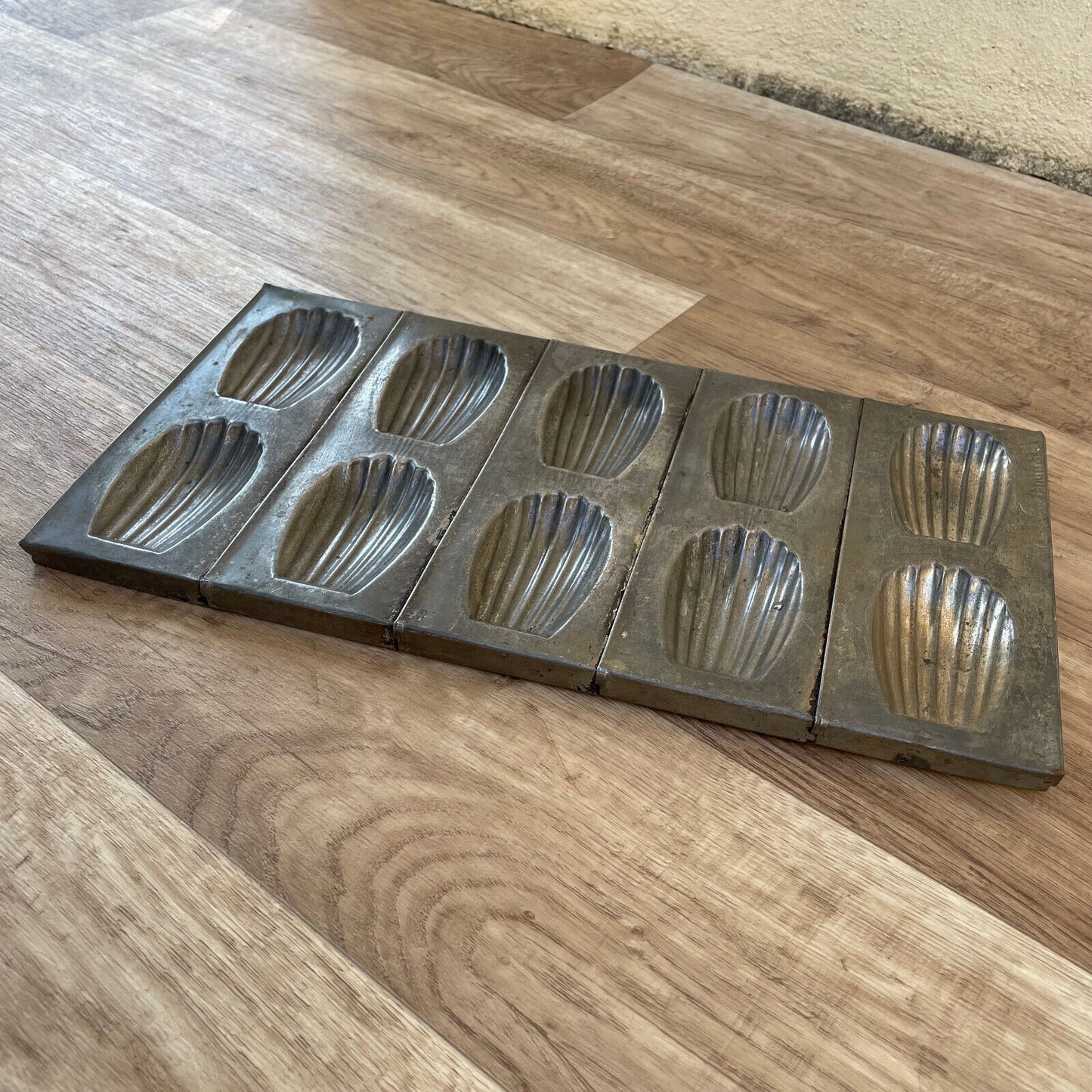 VINTAGE FRENCH 10 MADELEINE cake tart tins moulds mini molds pans shape 1301254 Unbranded