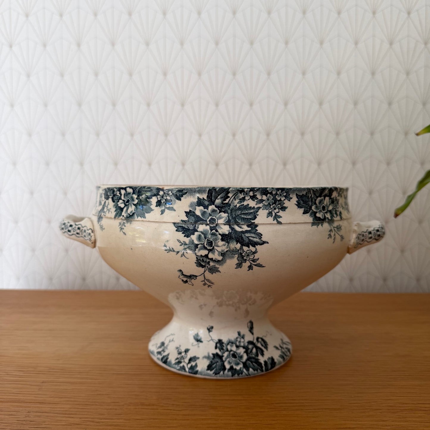 French Tureen Earthenware White Blue Fruits Bowl Terre De Fer St Amand 2010252 Fleamarketfrance : French vintage and antique decor