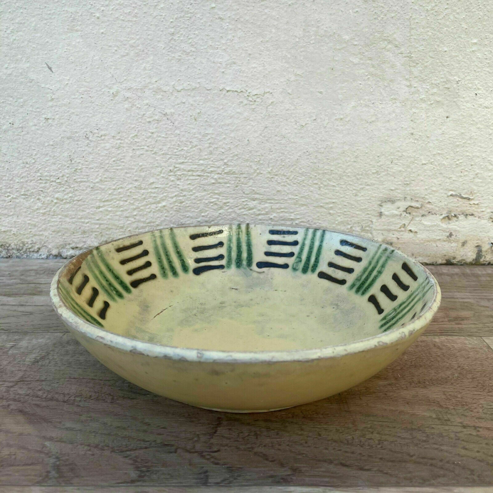HANDMADE GLAZED ANTIQUE FRENCH PLATE FRUIT BOWL KEYS 404215 Unmarked