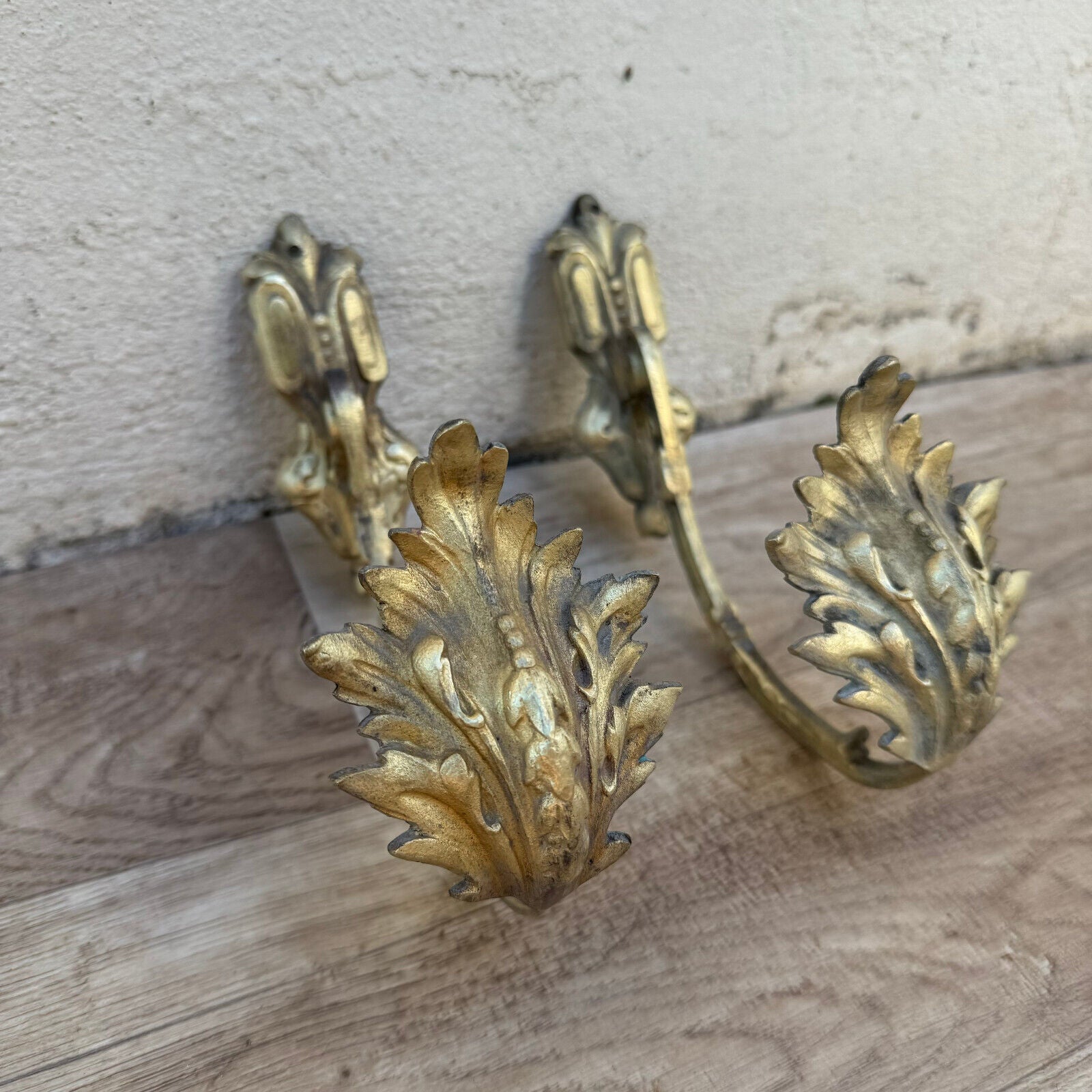 Vintage French Pair of Brass Curtain Tiebacks hooks for Window Drapes 2309241 - Fleamarketfrance