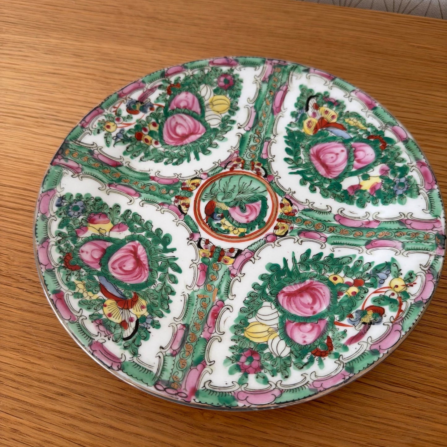 Vintage chinese plate with roses medaillon 1805266 Fleamarketfrance