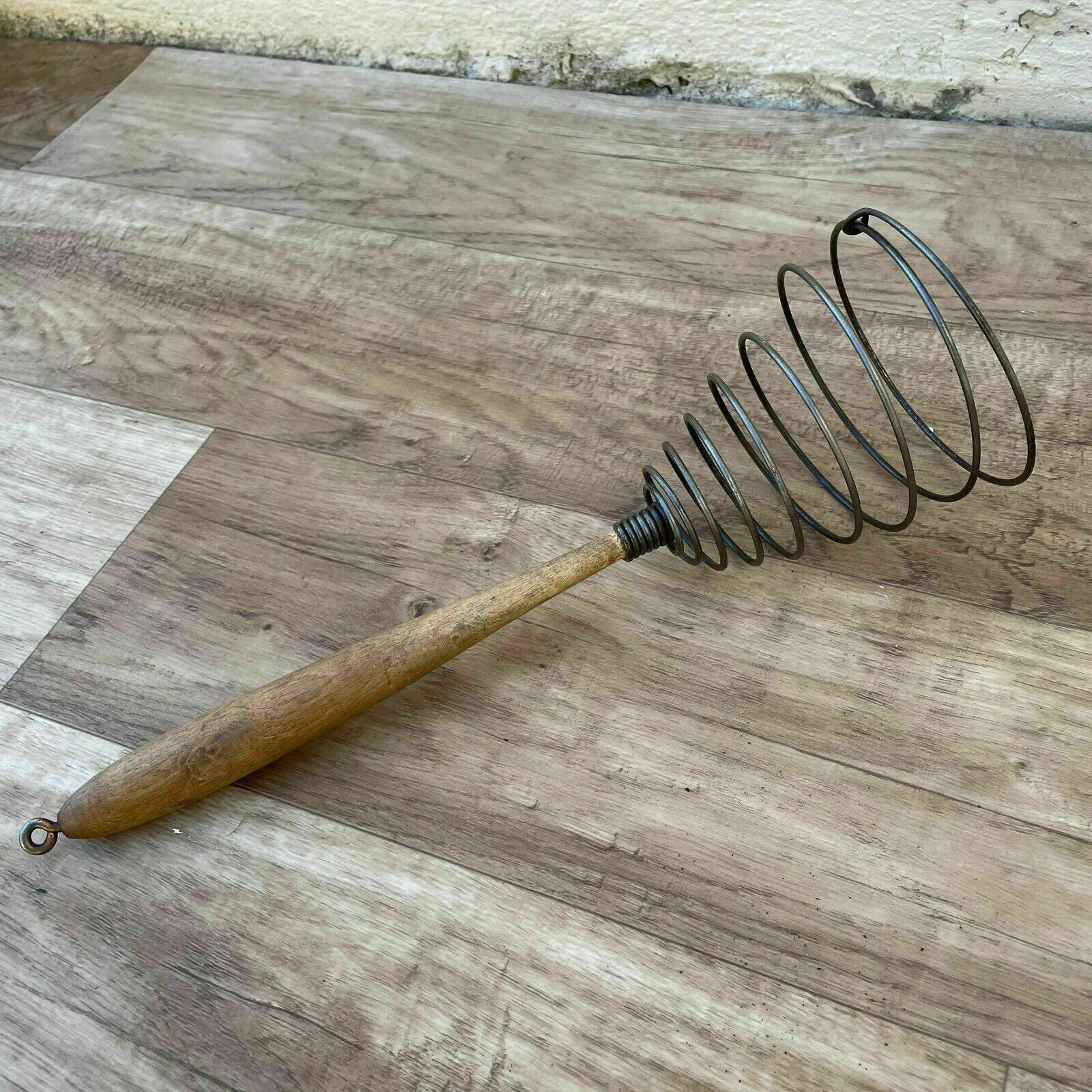 VINTAGE FRENCH WIRE WHIP WHISK WOODEN HANDLE KITCHEN UTENSIL 2903219 - Fleamarketfrance