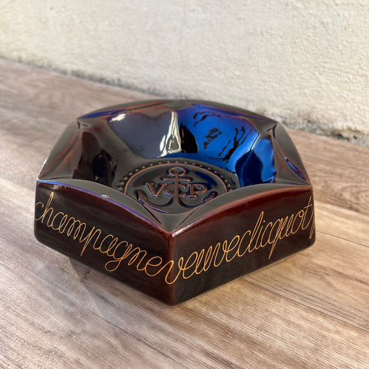 BIG VINTAGE VEUVE CLICQUOT FRENCH CHAMPAGNE ASHTRAY OLDER SIGNER COINS 27102419 - Fleamarketfrance