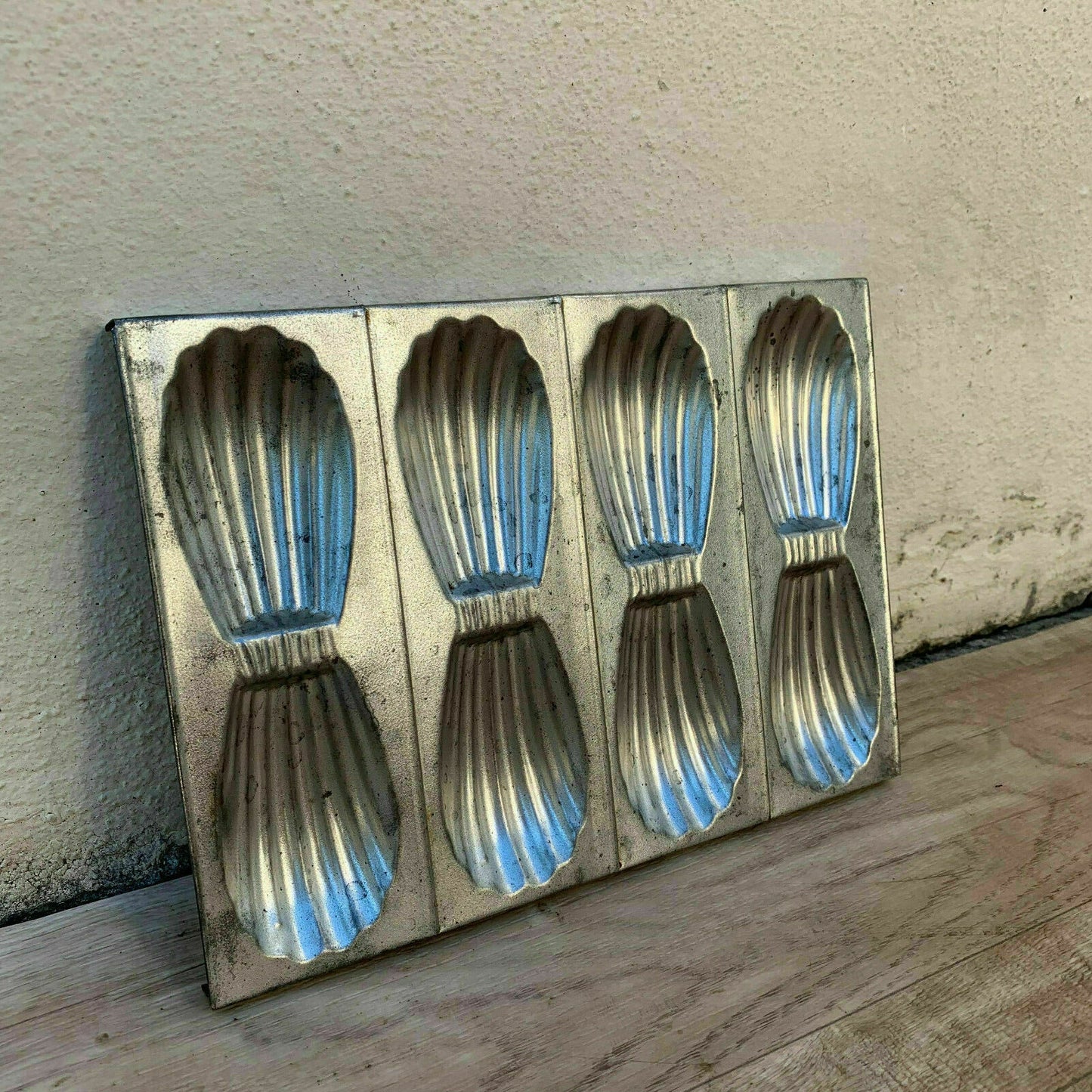 VINTAGE FRENCH 8 MADELEINE cake tart tins moulds mini molds pans shape 1006195 - Fleamarketfrance