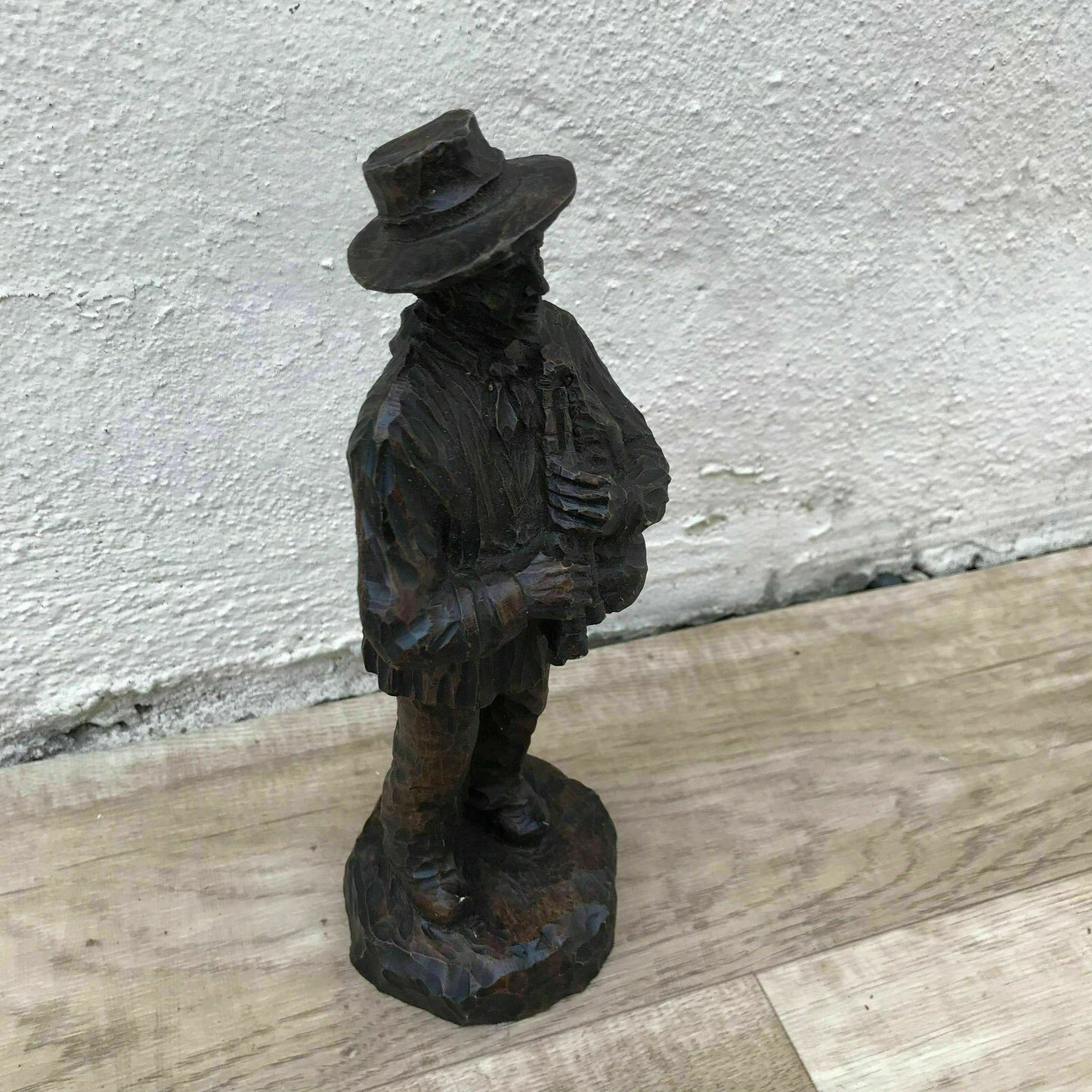 French Hand Carved Old Man Musician Wood From France 1008183 - Fleamarketfrance