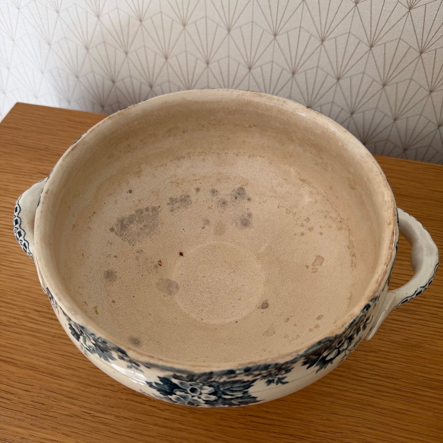 French Tureen Earthenware White Blue Fruits Bowl Terre De Fer St Amand 2010252 Fleamarketfrance : French vintage and antique decor