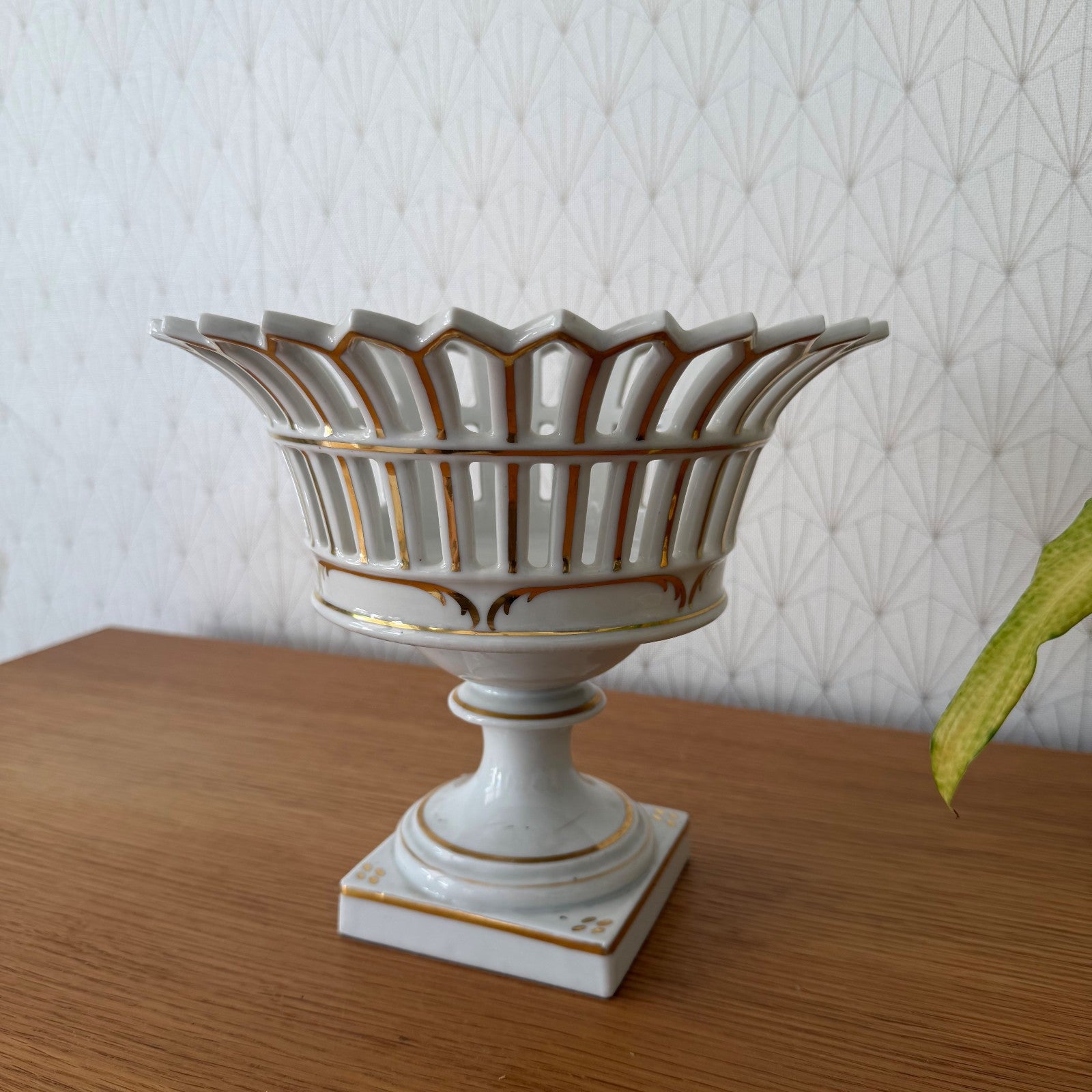 French Medicis Urn White Porcelain Gold Trim Pedestal Compote 28052610 Fleamarketfrance