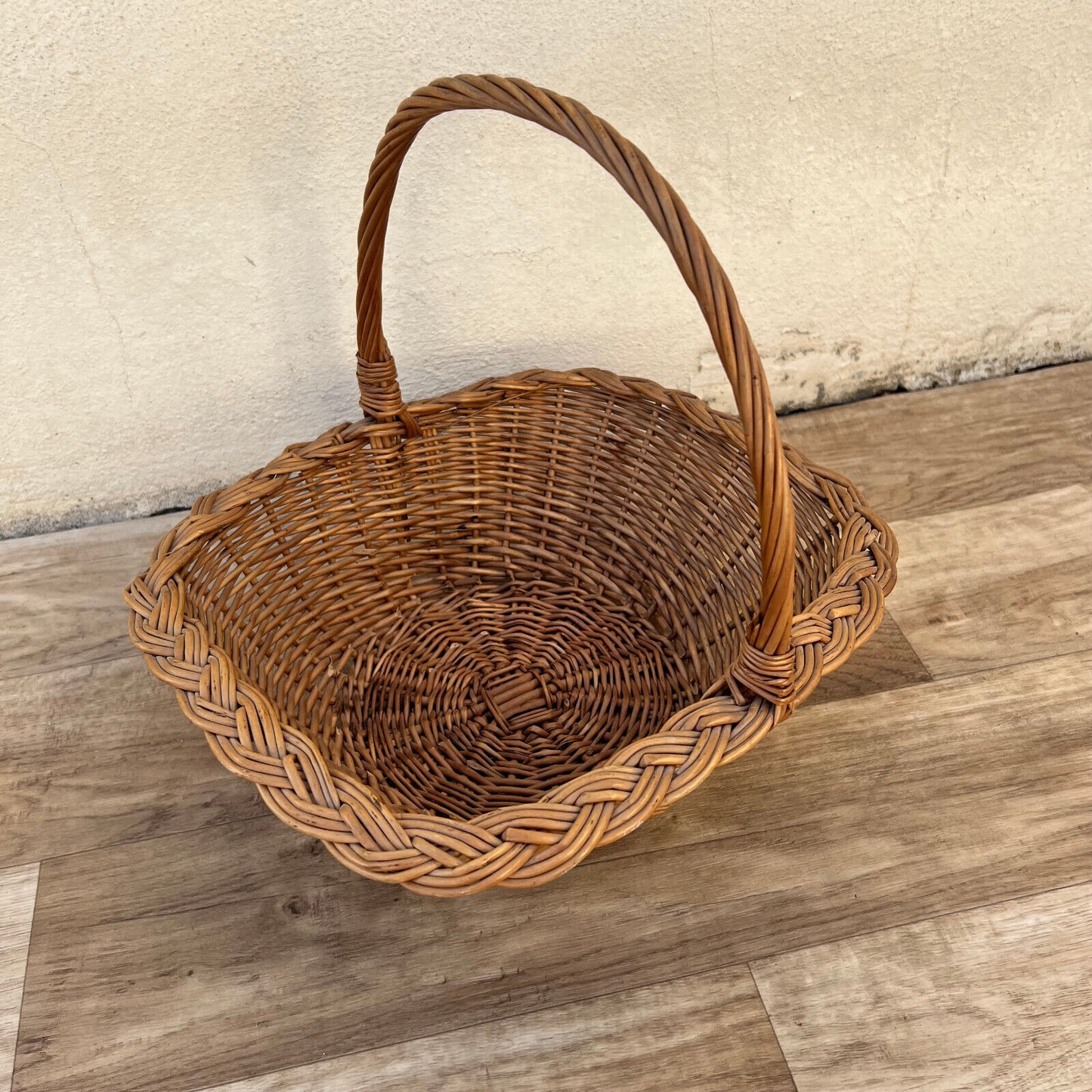 French Wicker Basket market fruits Chic Vintage Woven Rattan 1707227 - Fleamarketfrance