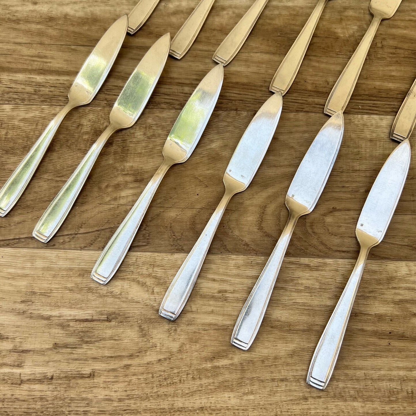 vintage french fish knives x 12, SILVER PLATE FLATWARE  ERCUIS FRANCE 2305224 - Fleamarketfrance