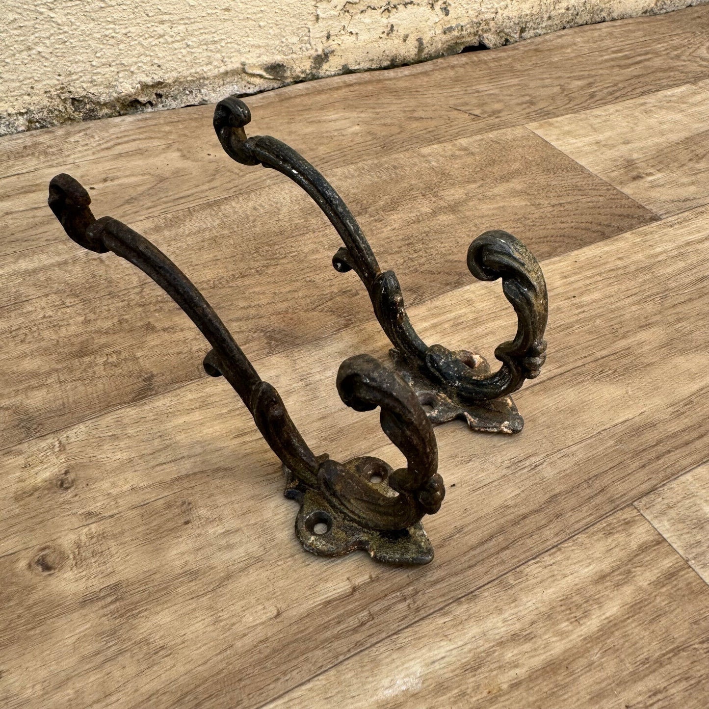 Pair of VINTAGE ANTIQUE CAST IRON FRENCH PORTMANTEAU COAT & HAT HOOK 09072411 - Fleamarketfrance