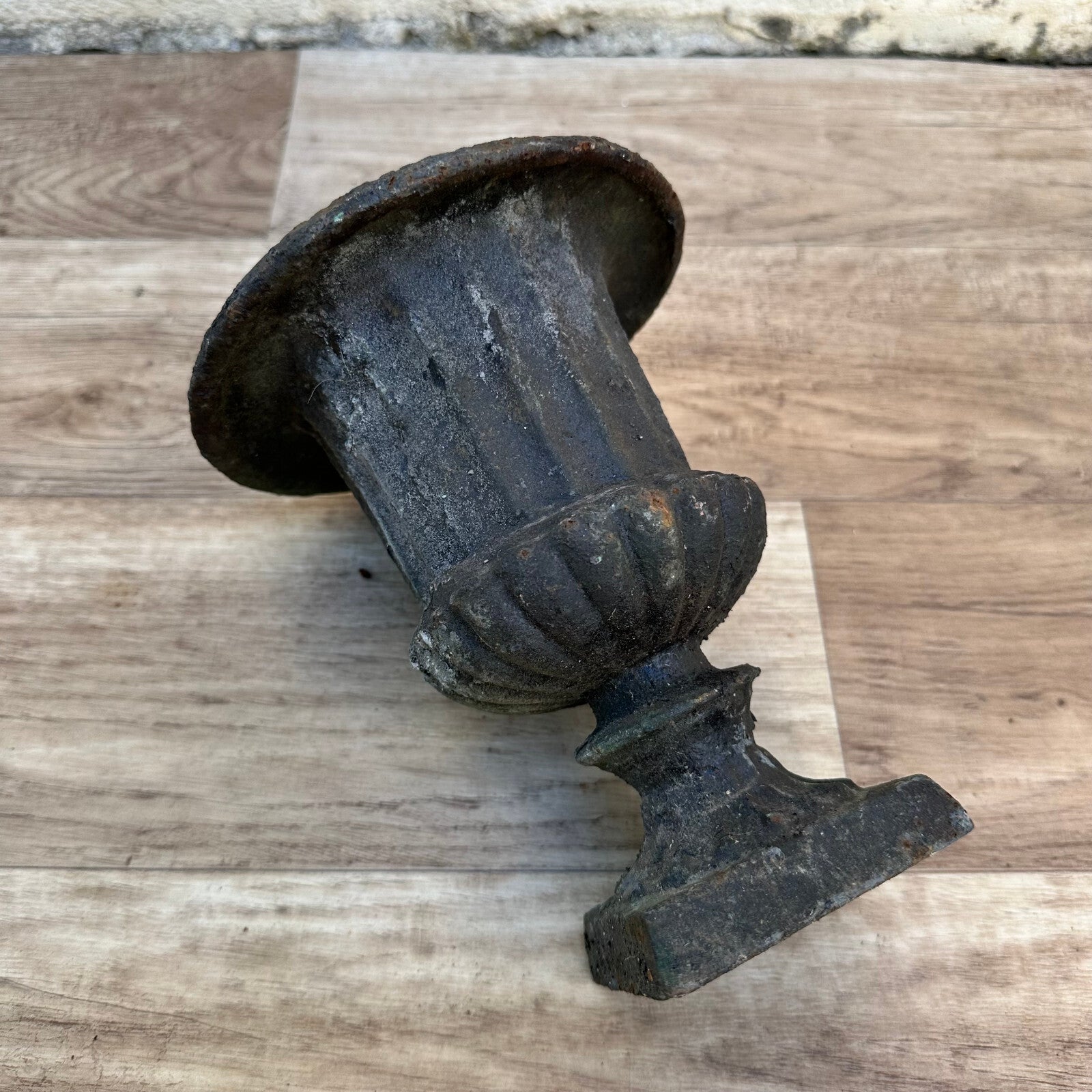 French Cast Iron Urn Garden Planter Weathered Patina Antique 01112314 Fleamarketfrance