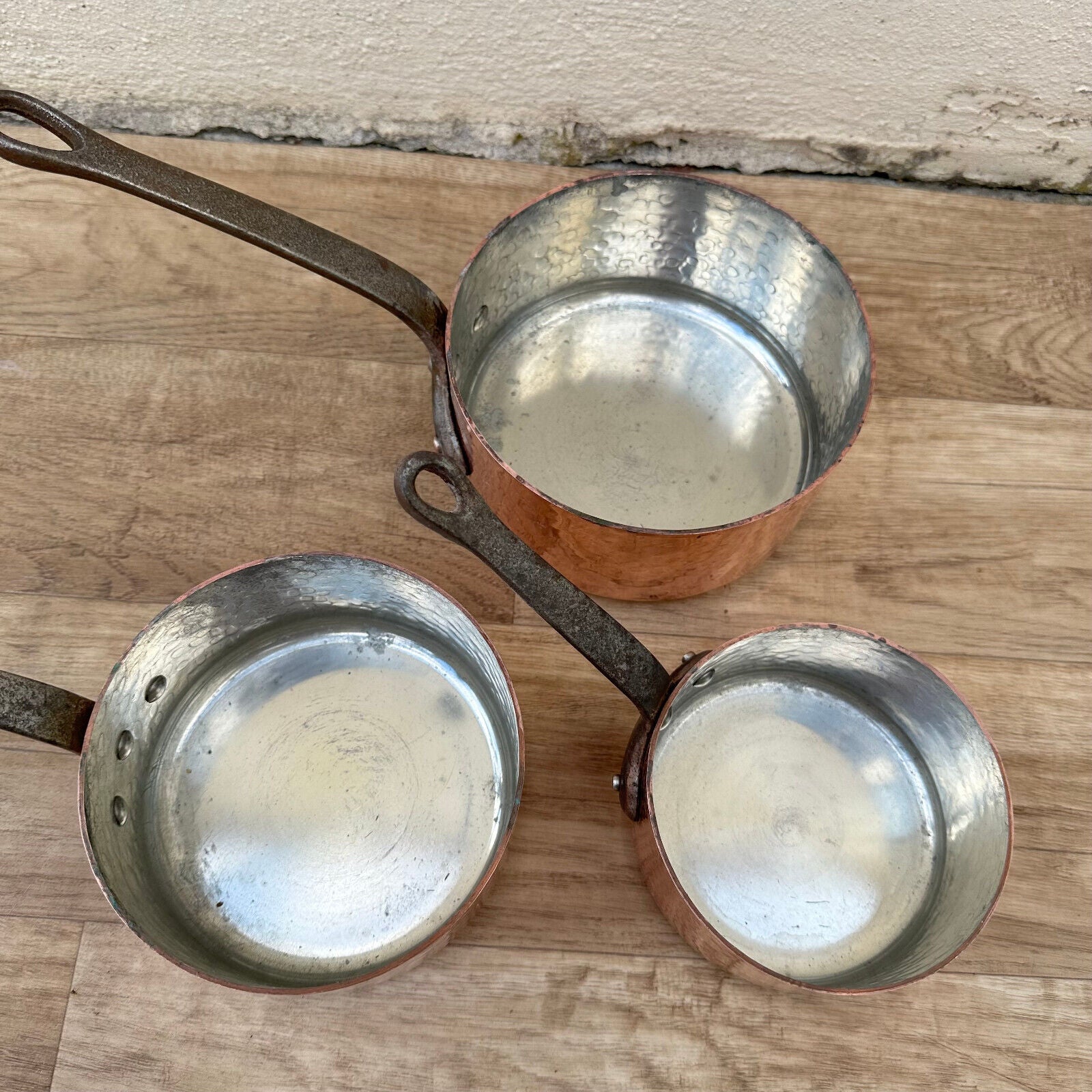 set of 3  hammered French copper pans 3kg 2mm 12092416 - Fleamarketfrance