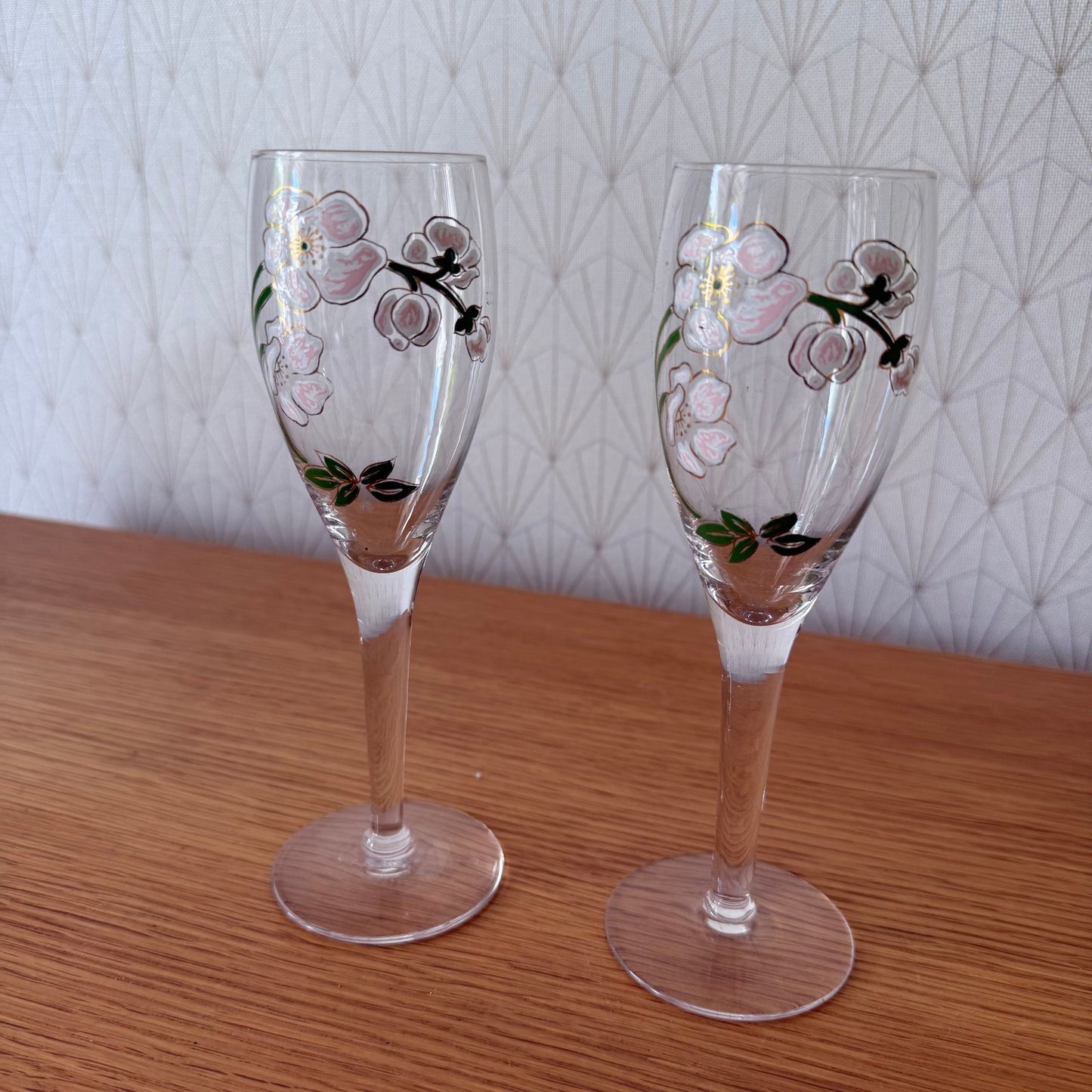 2 Perrier Jouet Belle Epoque Pink White Floral Champagne Flutes Glasses 1410251