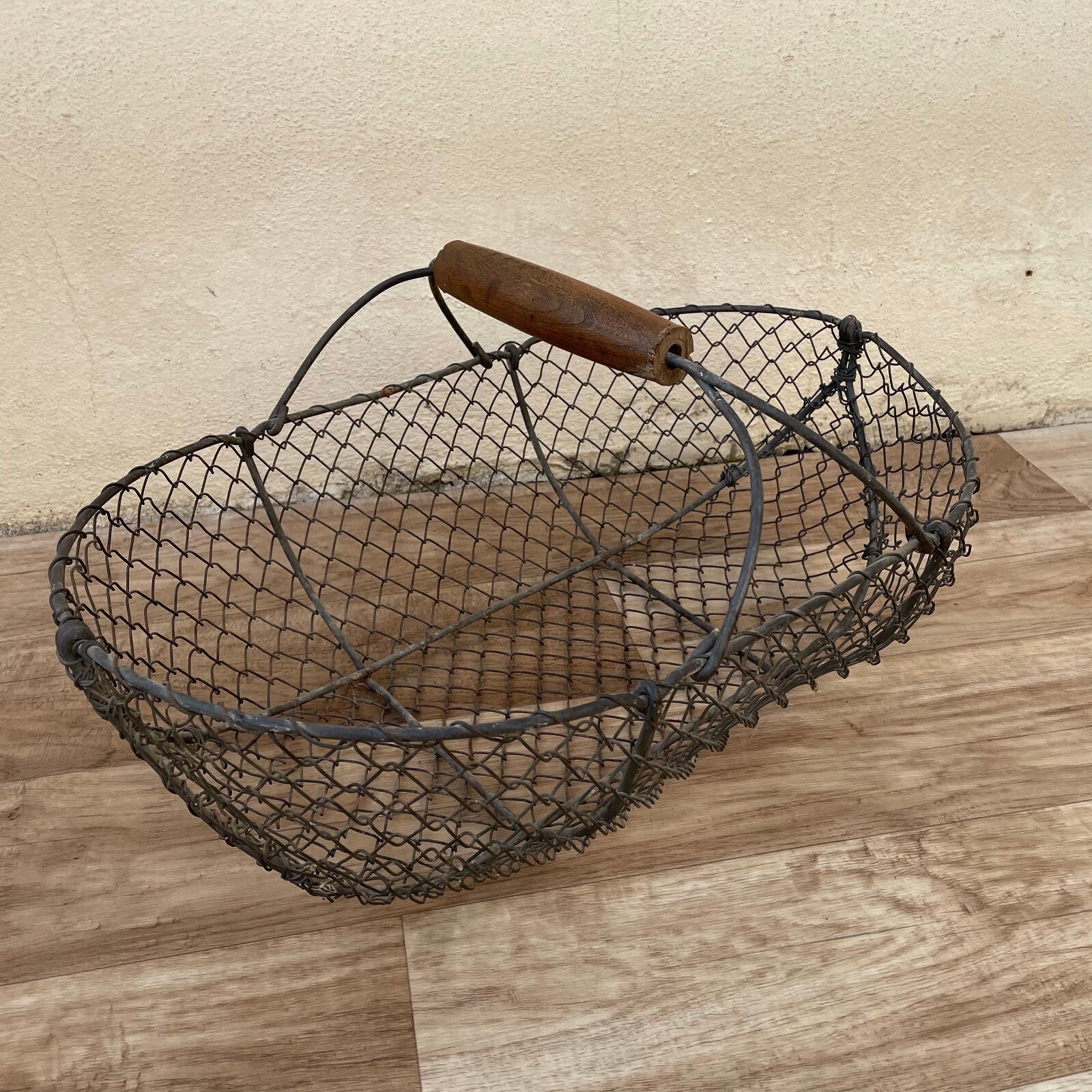 French Wire Basket Market Garden Vegetable Wood Handle Vintage 1604251 Fleamarketfrance