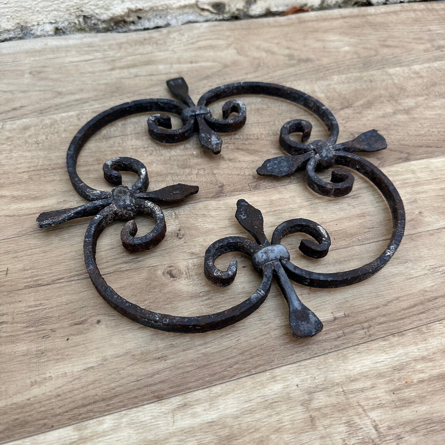 Vintage Metal FRENCH Wall Defense Grid Fleur de lys flower 1709238 - Fleamarketfrance