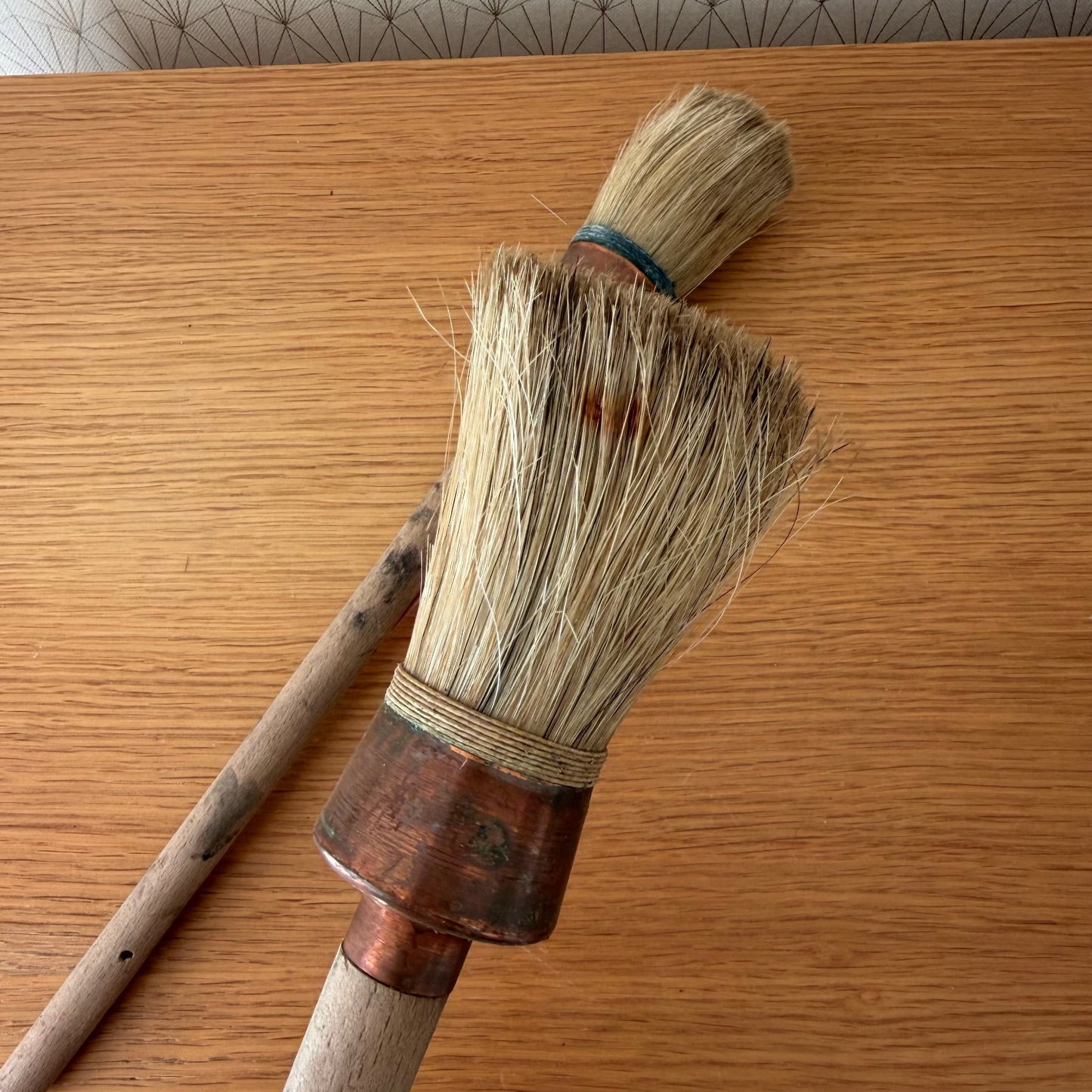 Vtg Set 2 Wood Primitive Round Oval Rustic Decor Paint Brush Lot 1912253 Fleamarketfrance : French vintage and antique decor