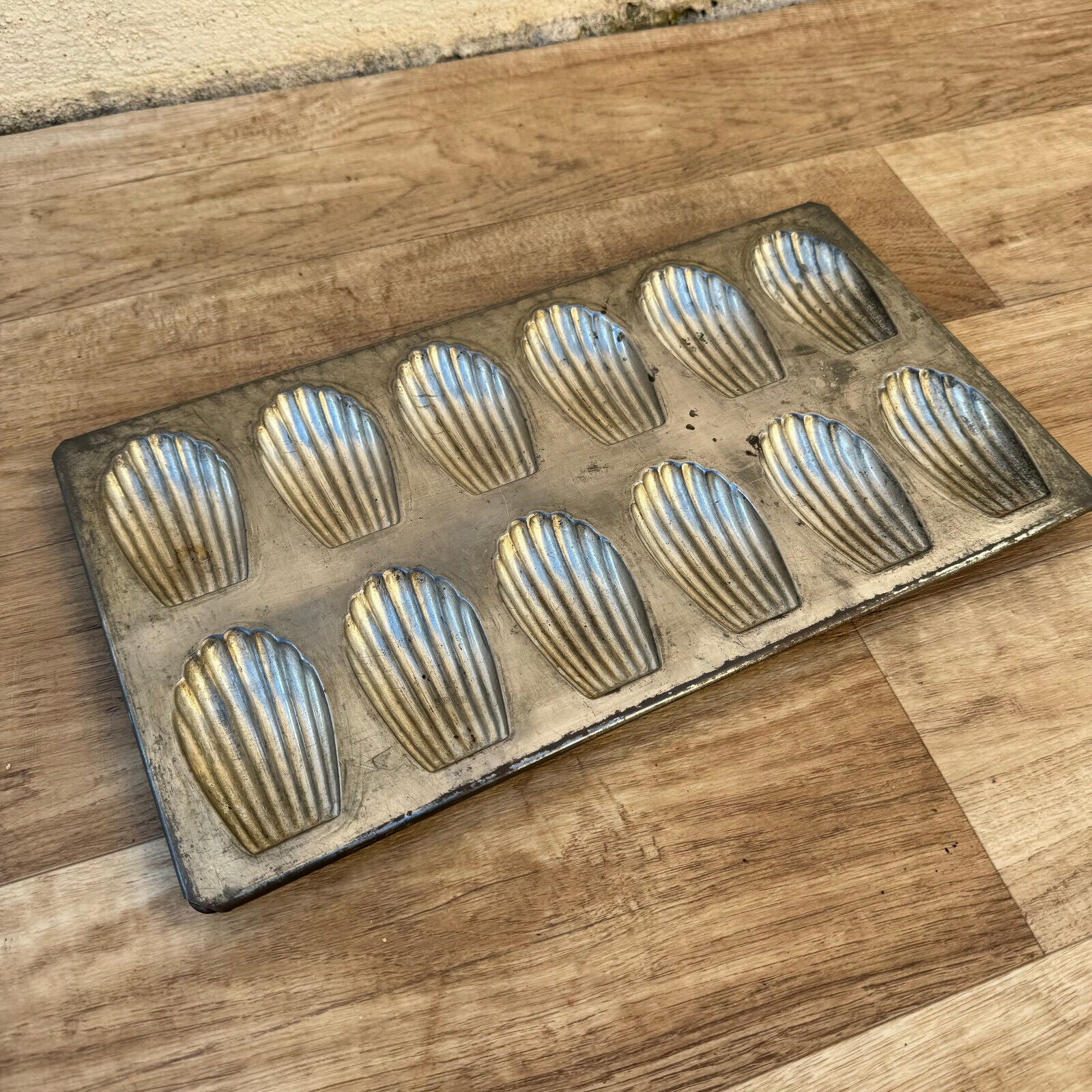 VINTAGE FRENCH 12 MADELEINE cake tart tins moulds mini molds pans shape 1302258 - Fleamarketfrance