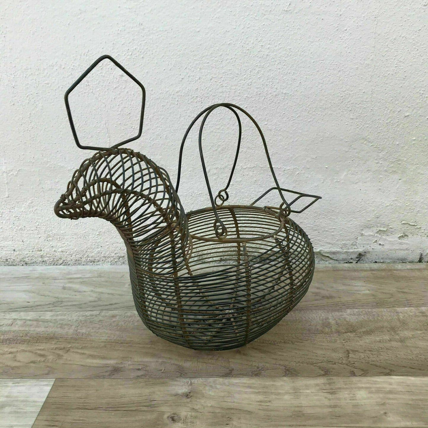 French Wire Hen Basket Vintage Egg Holder Farmhouse Rustic Chicken 1212191 Unbranded