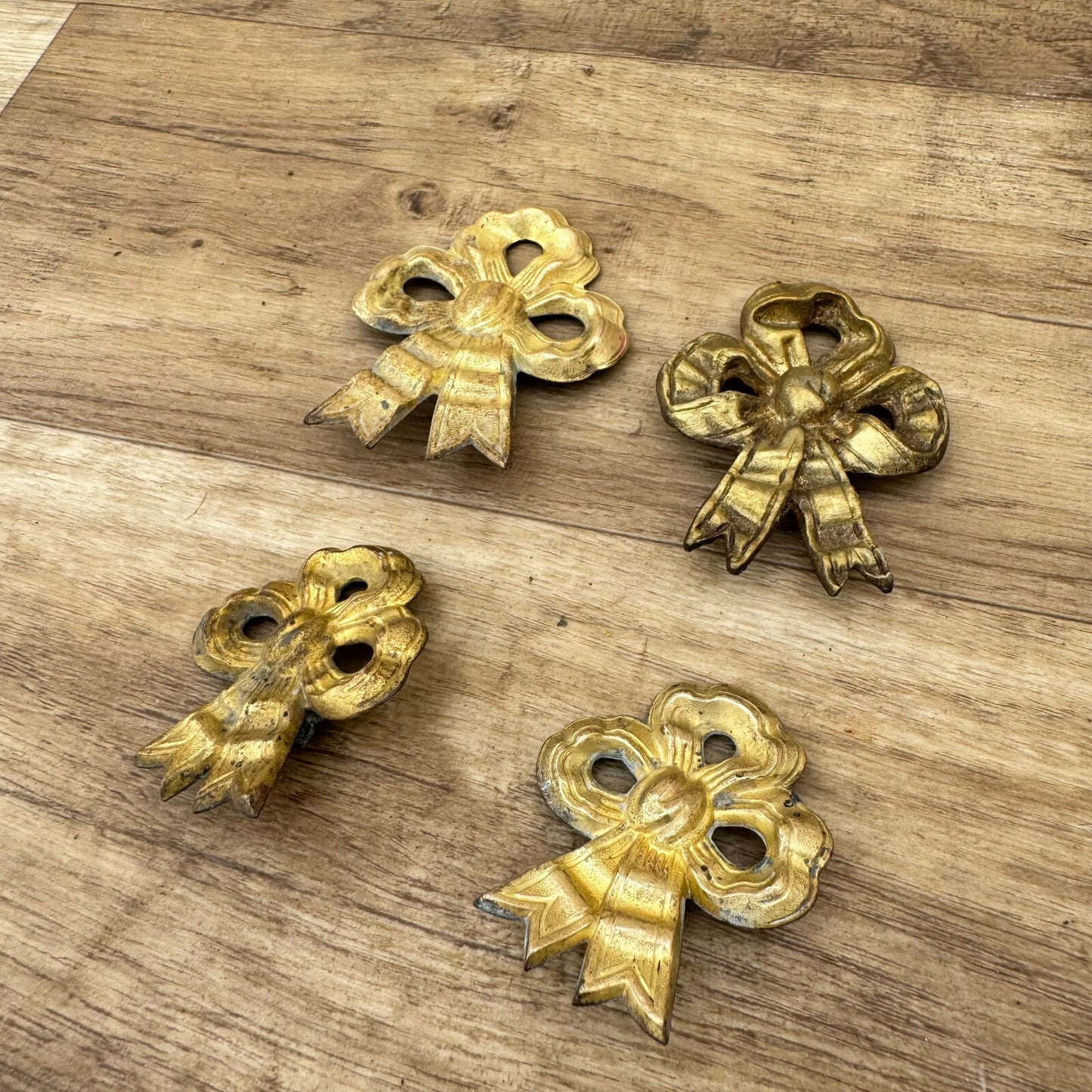 Antique French Brass Ribbon Bow Ornaments Hardware Set 4pc Furniture 0805245 Fleamarketfrance