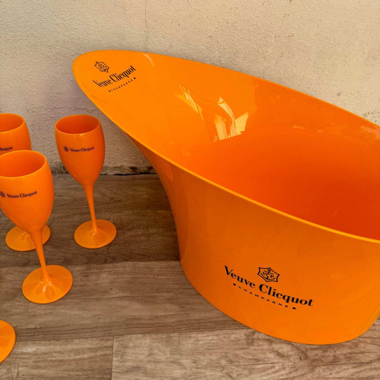 Veuve Clicquot Orange Champagne Flutes Ice Bucket Set Acrylic 2006251 Veuve Clicquot