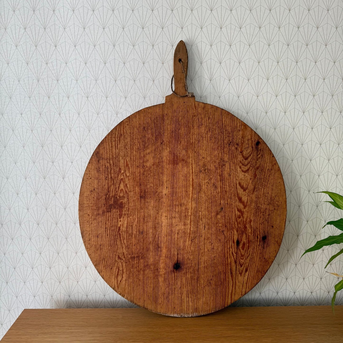 ANTIQUE VINTAGE ROUND EUROPEAN BREAD OR CHOPPING CUTTING BOARD WOOD 08072514