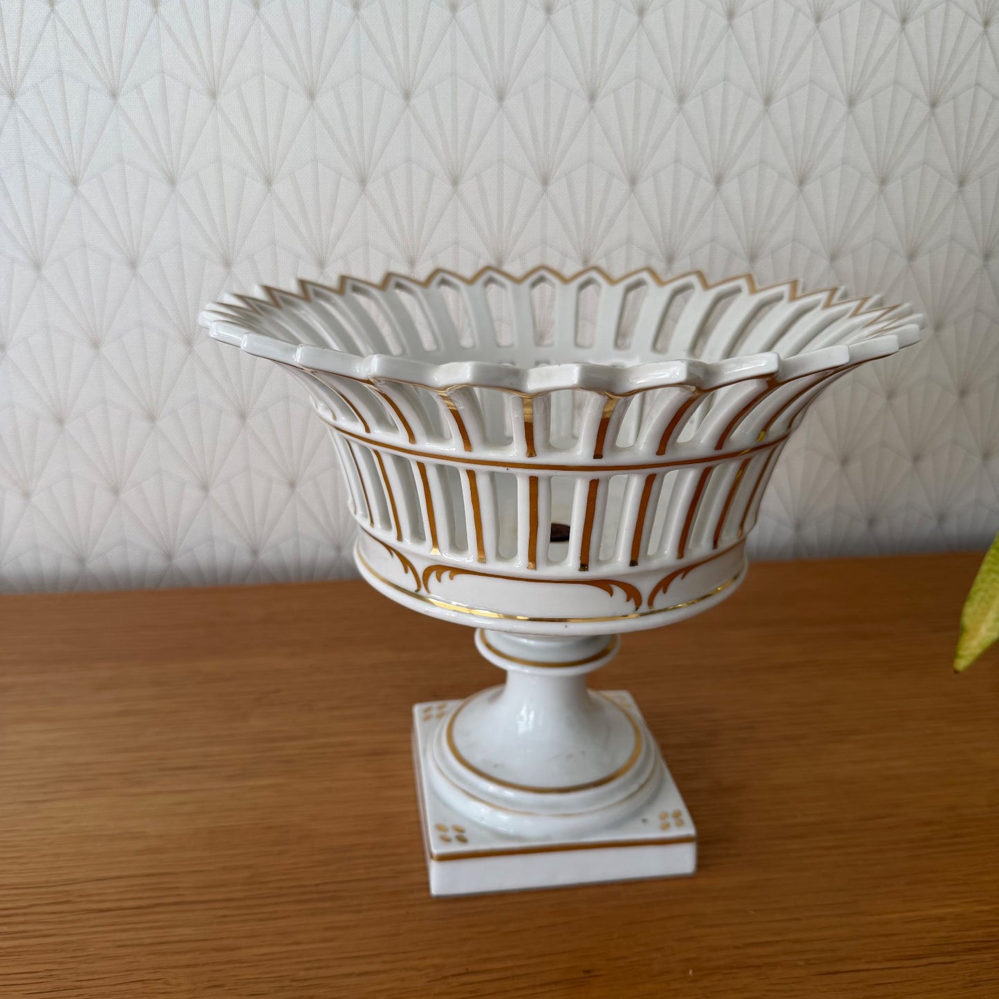 French Medicis Urn White Porcelain Gold Trim Pedestal Compote 28052610 Fleamarketfrance