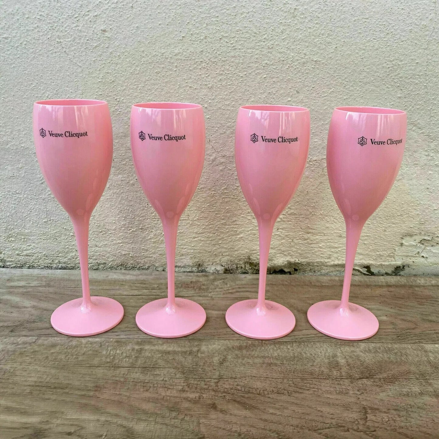 Veuve Clicquot Pink Champagne Flutes Set of 4 Rose Acrylic Glasses 1706262 Veuve Cliquot Clicquot