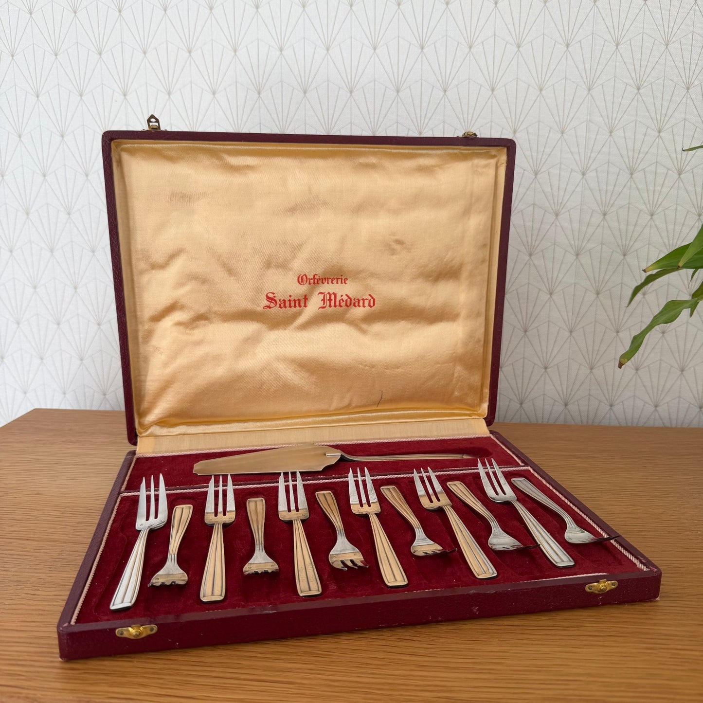 12 Vintage French St Medard Cake Desert Service silver plated forks 0910255 ONEIDA