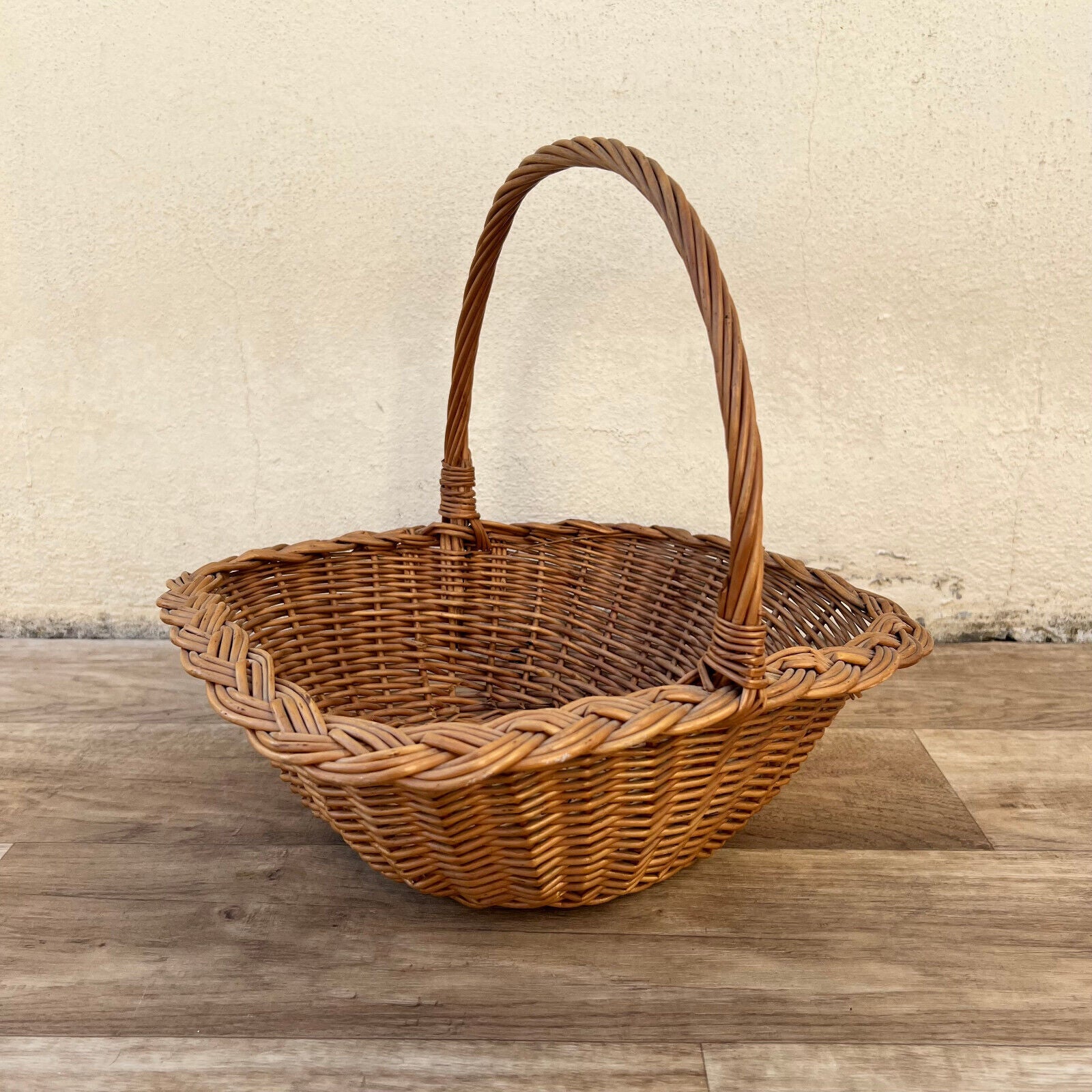 French Wicker Basket market fruits Chic Vintage Woven Rattan 1707227 - Fleamarketfrance