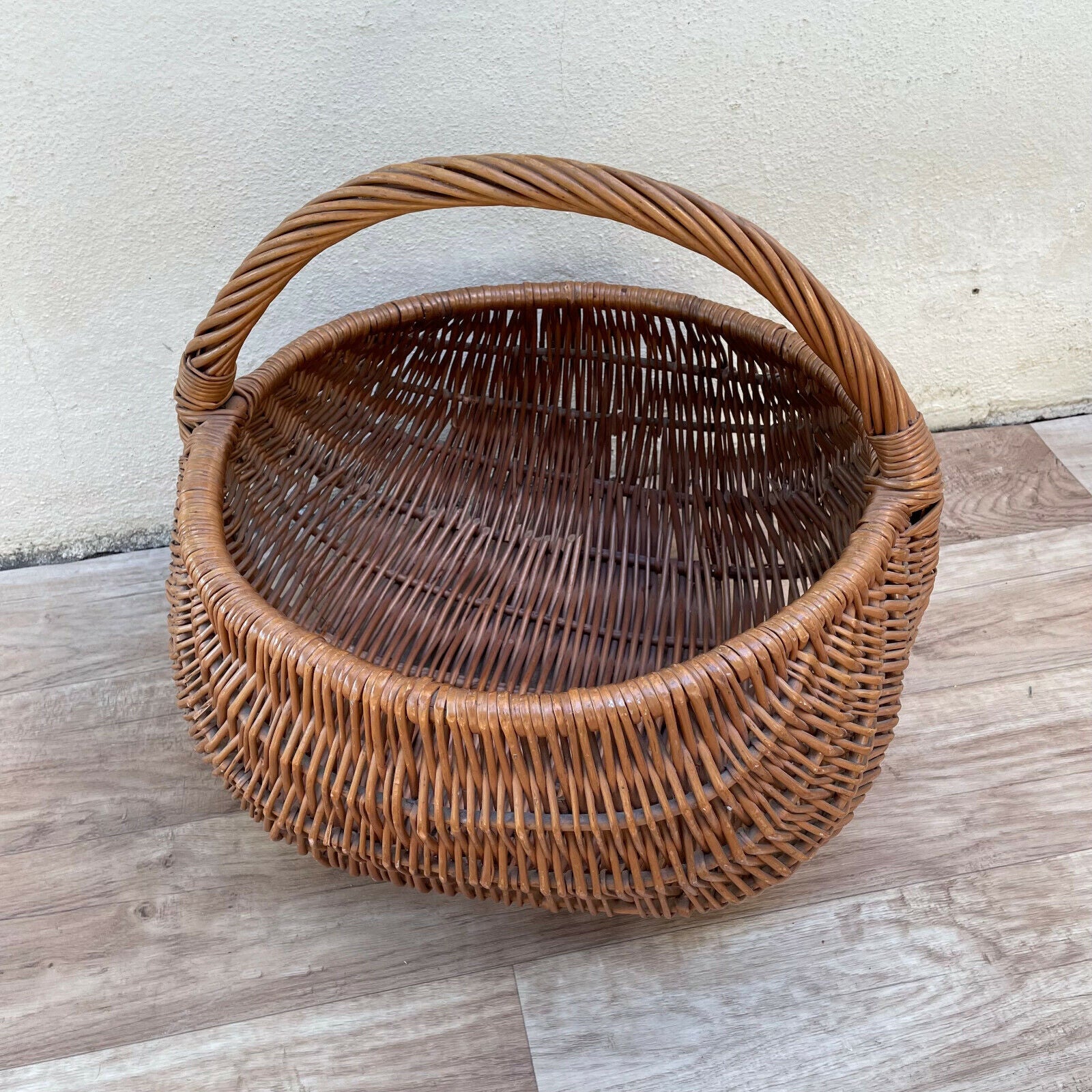 French Wicker Basket market fruits Chic Vintage Woven Rattan 2402223 - Fleamarketfrance