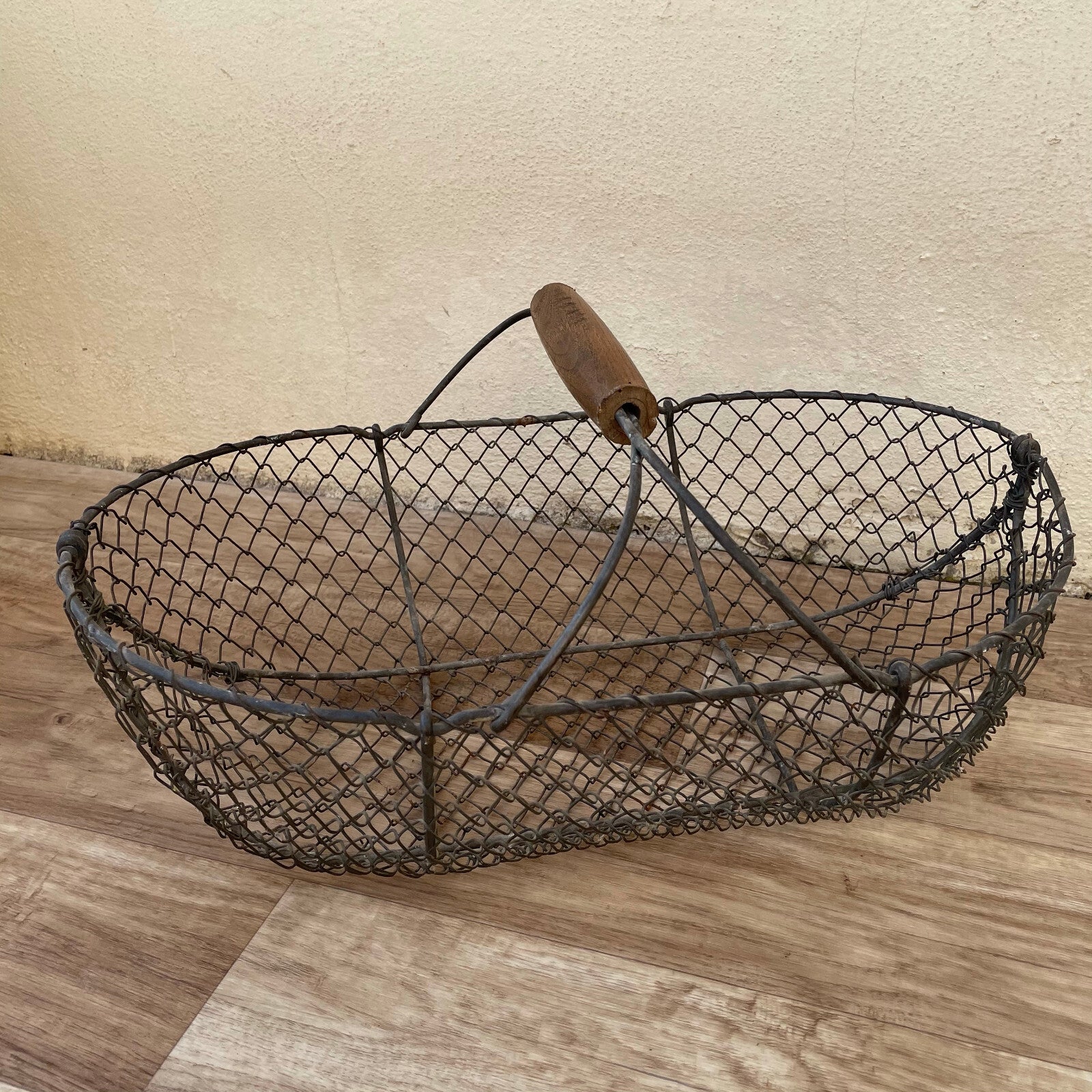 French Wire Basket Market Garden Vegetable Wood Handle Vintage 1604251 Fleamarketfrance