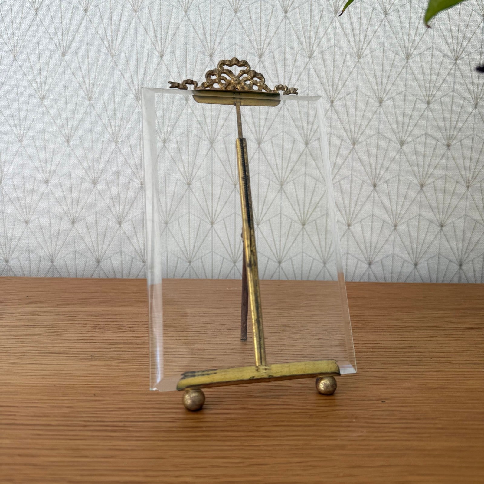 French Brass Picture Frame Ornate Ribbon Glass Stand Vintage 0211251 Fleamarketfrance : French vintage and antique decor
