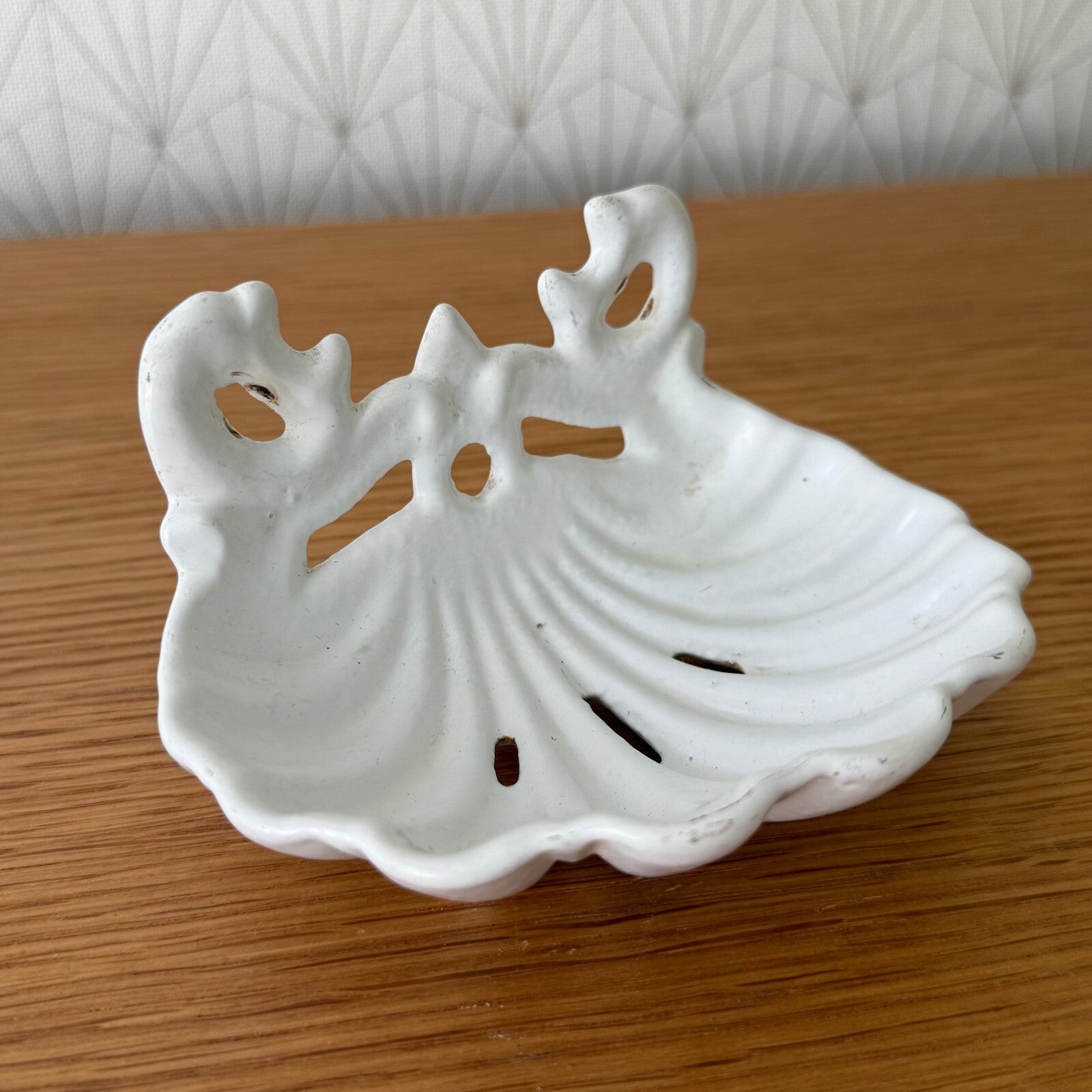 Vintage Cast Iron Off White Distressed Enamel Soap Bathroom Wall Mounts 04062515 Fleamarketfrance