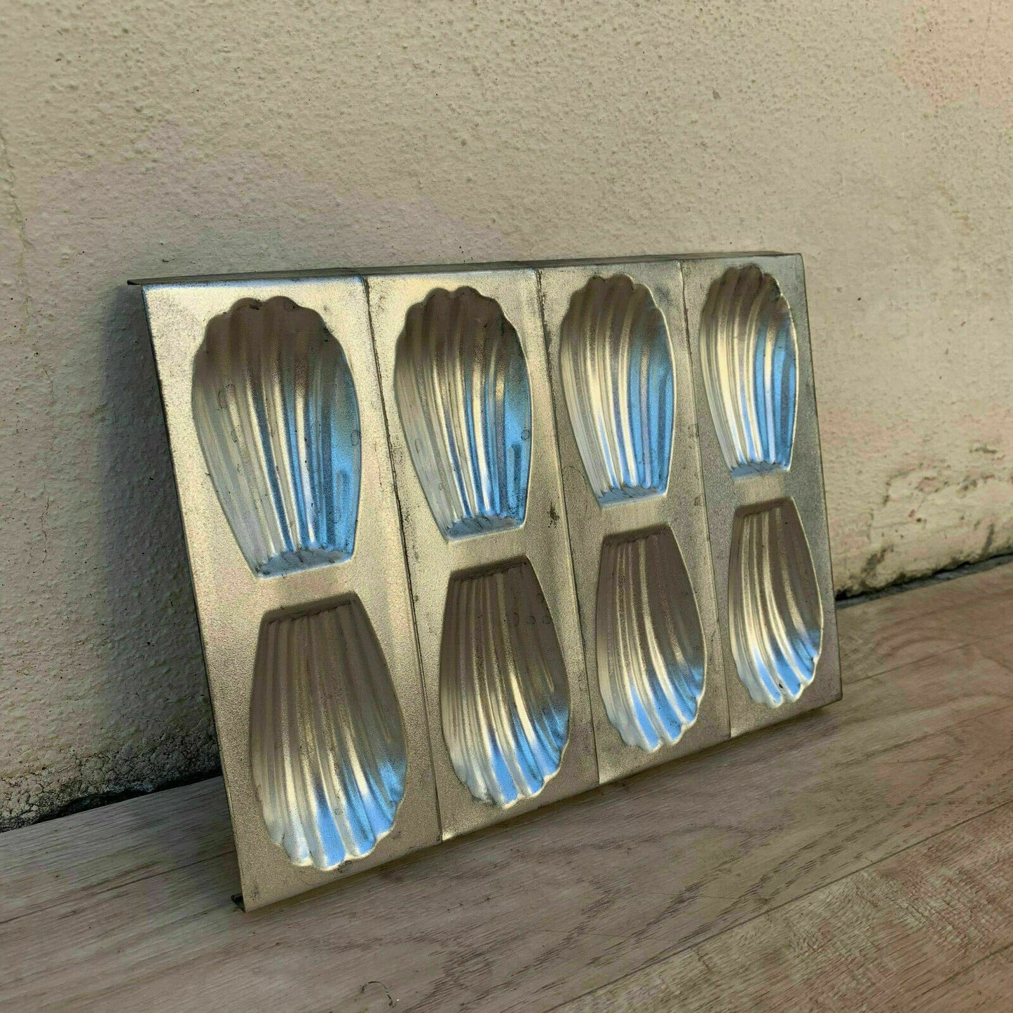 Vintage French Madeleine Mold 8 Shell Cake Tin Metal Baking Pan 1006197 Unbranded