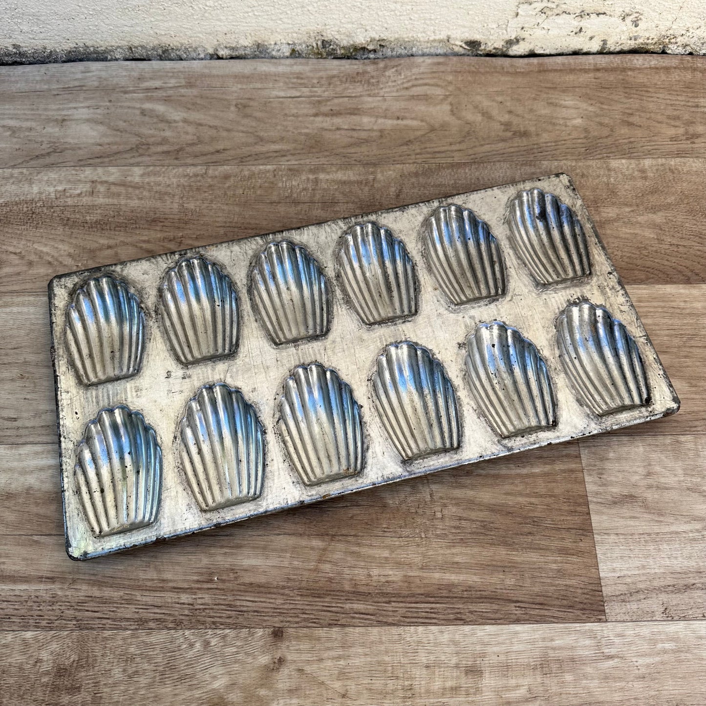 Vintage French Madeleine Mold 12 Shell Cake Baking Pan Tin 2510233 Unbranded