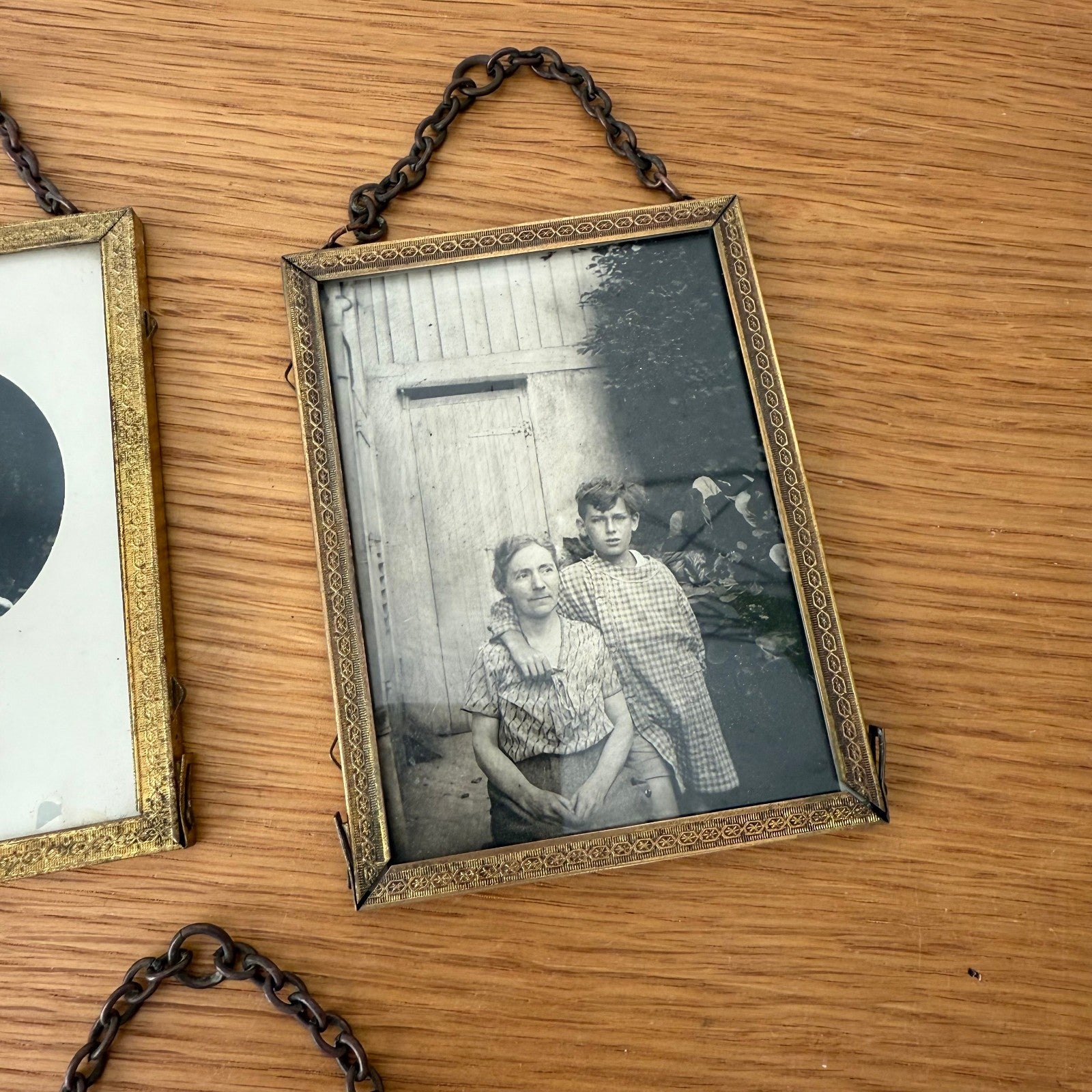 Vintage French Brass Picture Frames Set Chain Hanging Glass 3pc 0211252 Fleamarketfrance : French vintage and antique decor