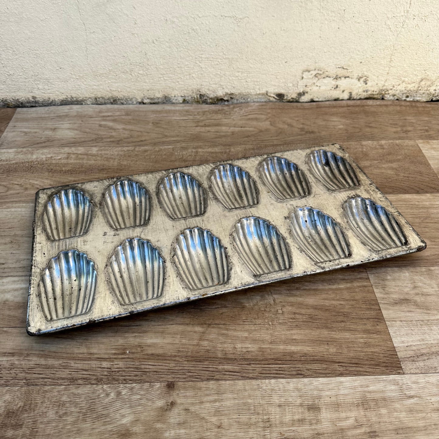 Vintage French Madeleine Mold 12 Shell Cake Baking Pan Tin 2510233 Unbranded
