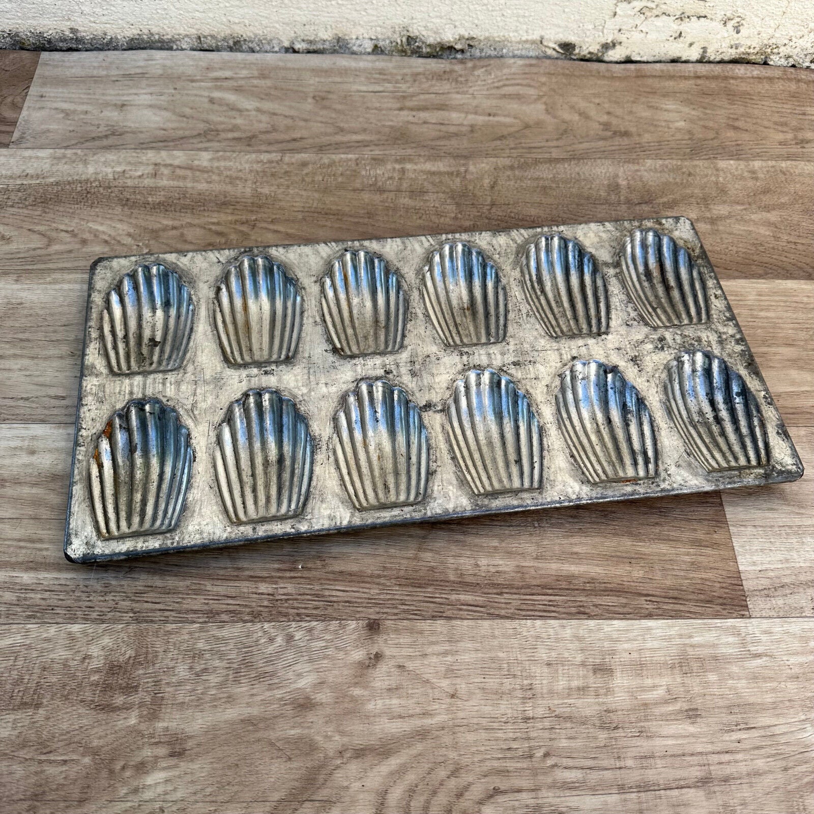 VINTAGE FRENCH 12 MADELEINE cake tart tins moulds mini molds pans shape 2510232 - Fleamarketfrance