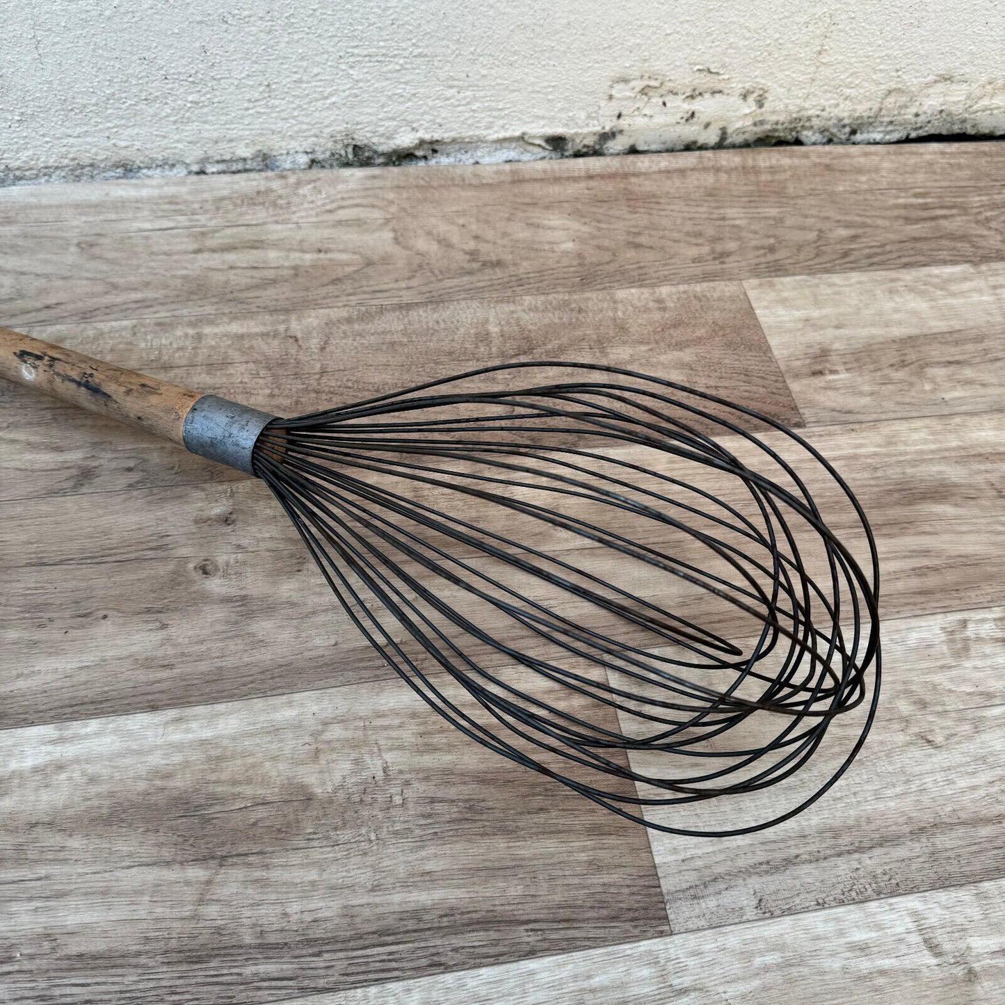 HUGE VINTAGE FRENCH WIRE WHIP WHISK WOODEN HANDLE KITCHEN UTENSIL 22" 2604244 - Fleamarketfrance