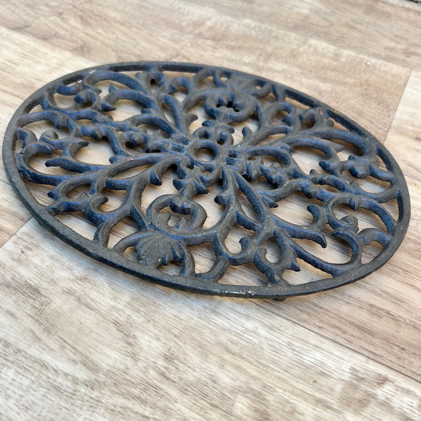 Vintage Cast iron french patina Trivet  france 13092215 - Fleamarketfrance