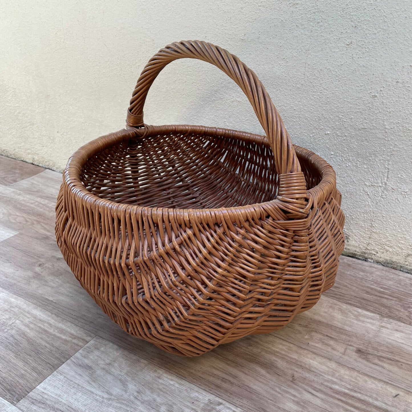 French Wicker Basket market fruits Chic Vintage Woven Rattan 2402223 - Fleamarketfrance