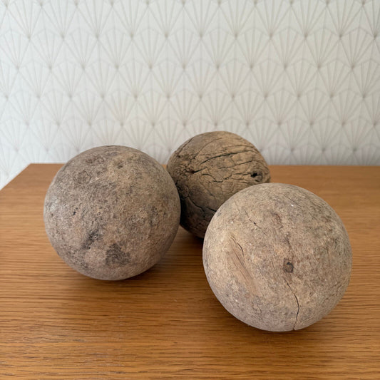 3 Antique Vintage Wooden Balls Primitive Farmhouse Decor 09022511 - Fleamarketfrance