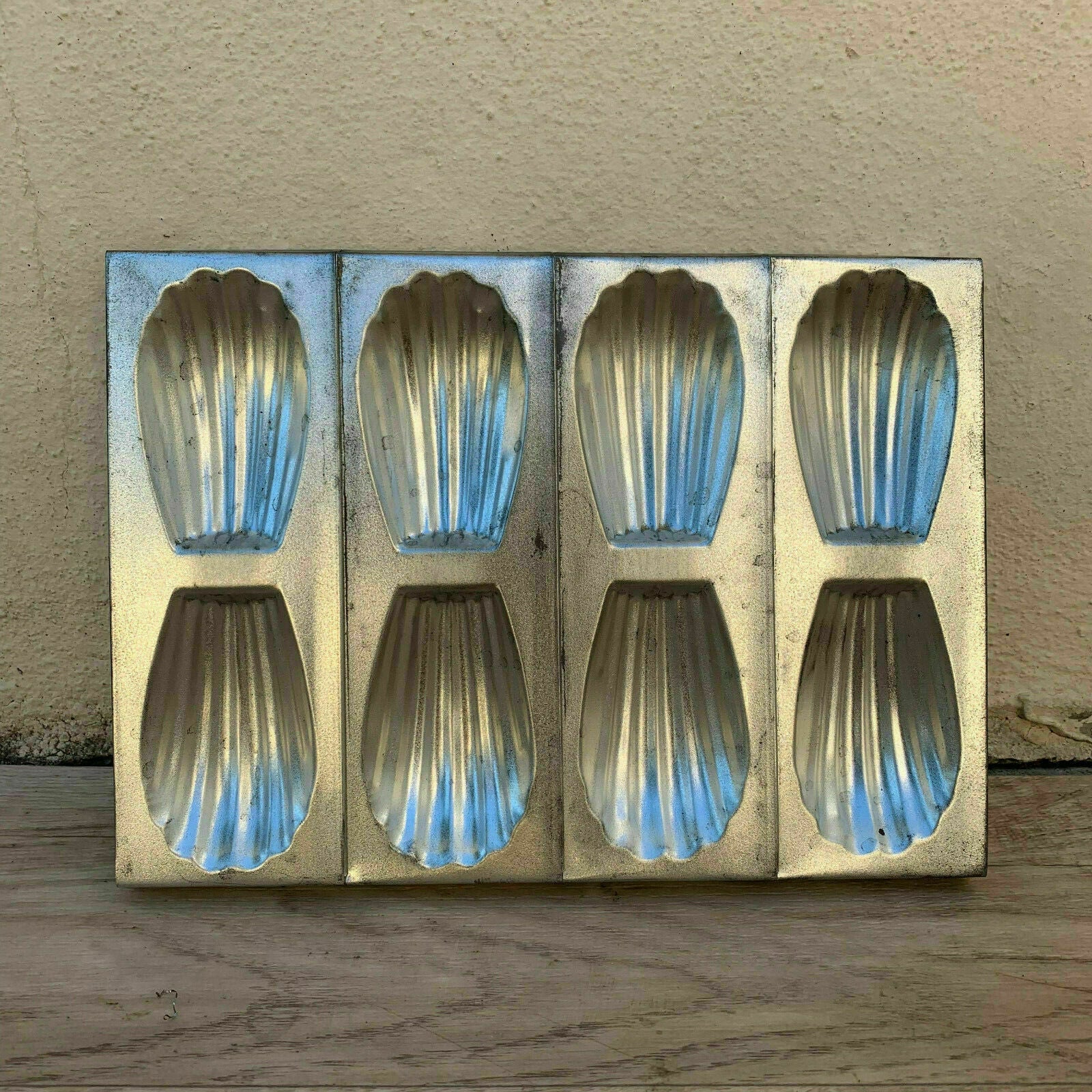 Vintage French Madeleine Mold 8 Shell Cake Tin Metal Baking Pan 1006197 Unbranded