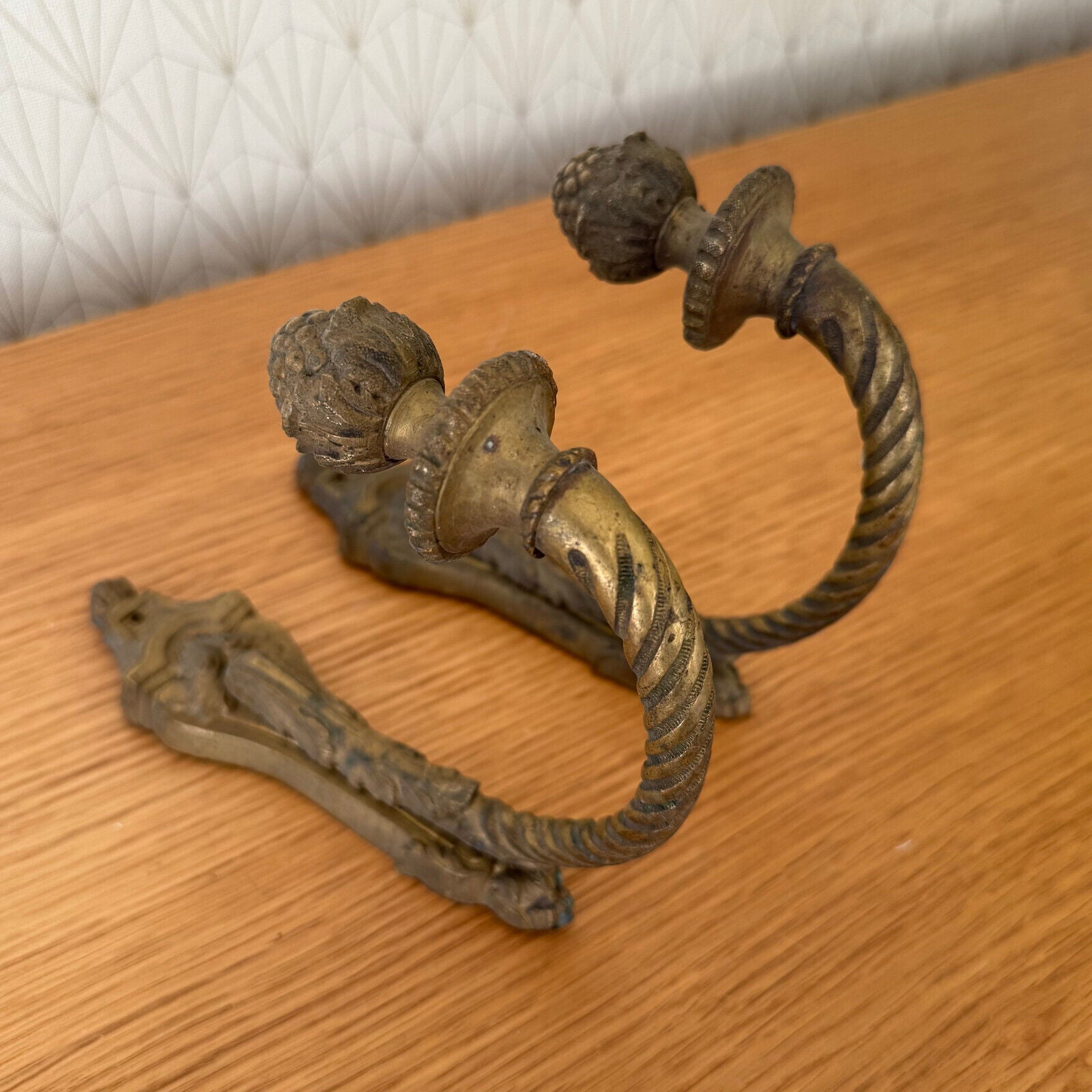 Vintage French Pair of Brass Curtain Tiebacks hooks for Window Drapes 2401255 - Fleamarketfrance