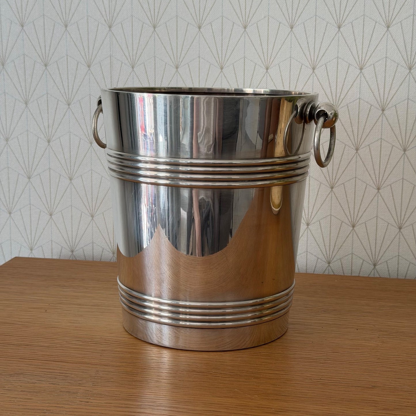 Christofle maker's mark and France hallmark stamped on bucket base