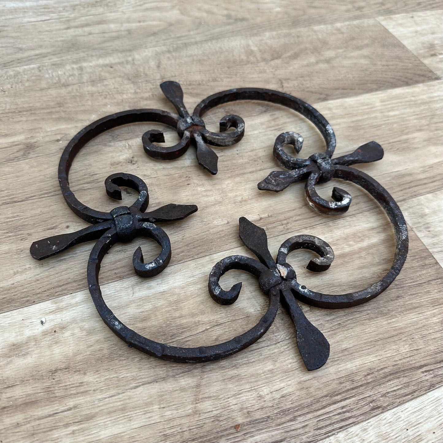 Vintage Metal FRENCH Wall Defense Grid Fleur de lys flower 17092310 - Fleamarketfrance