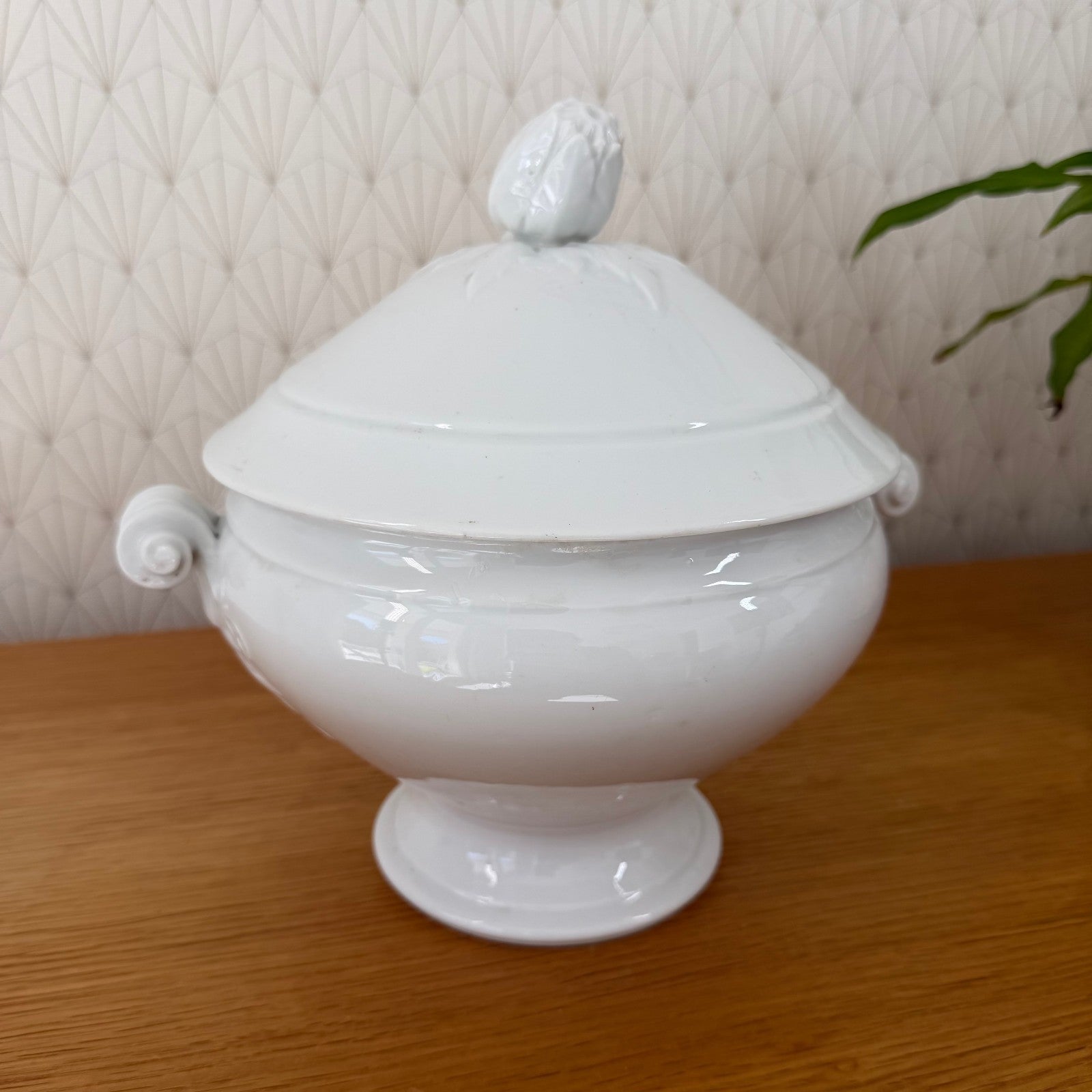 French Tureen Earthware White Fruits Bowl Terre De Fer 0111254 Fleamarketfrance : French vintage and antique decor