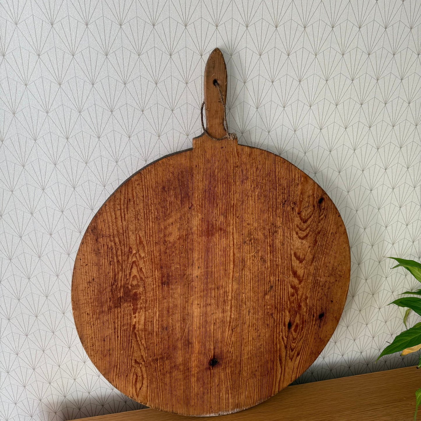 ANTIQUE VINTAGE ROUND EUROPEAN BREAD OR CHOPPING CUTTING BOARD WOOD 08072514